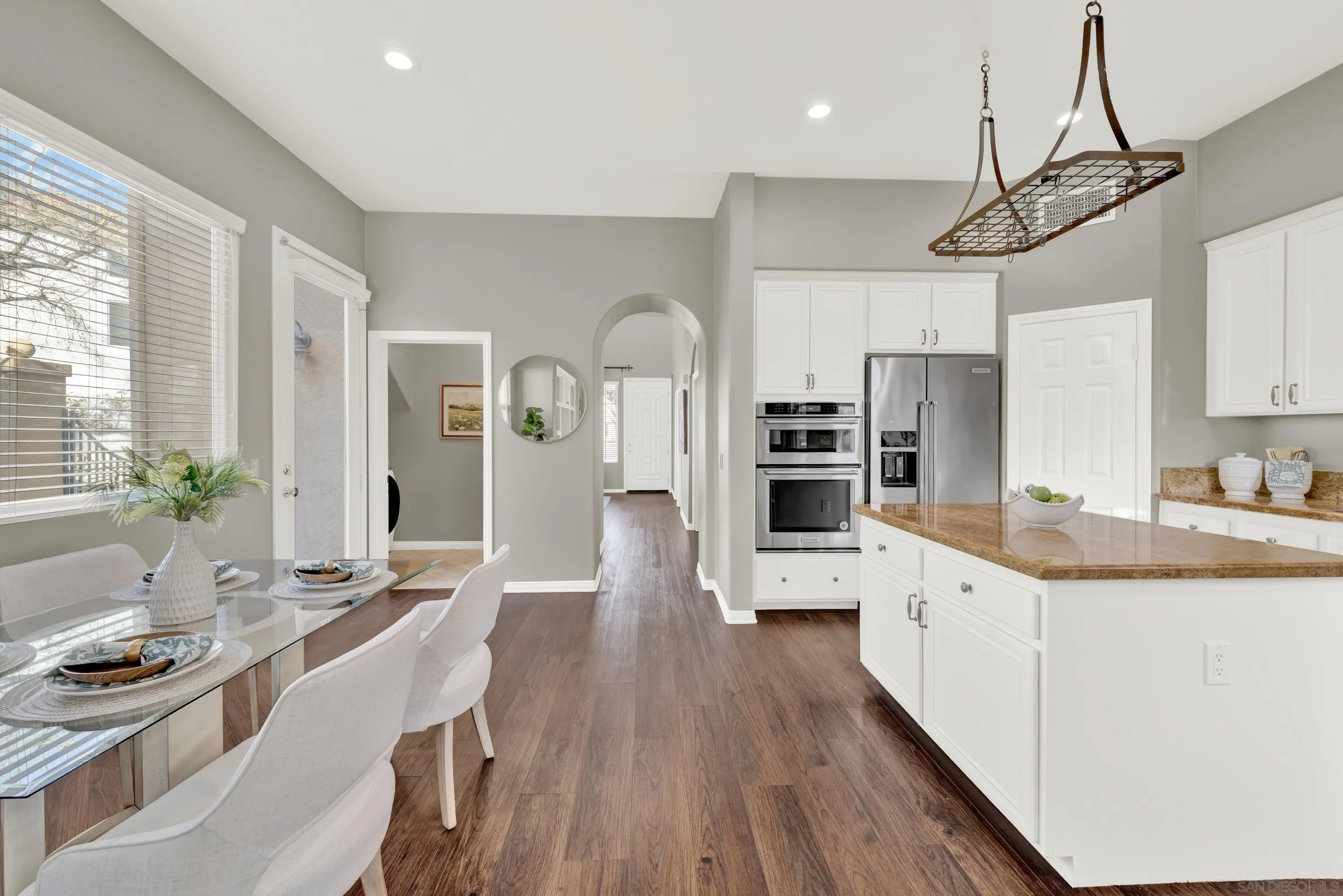 https://cdn.realtyfeed.com/cdn/127/260002822/530703a95307382a8d458d4eb7cd5a46.webp