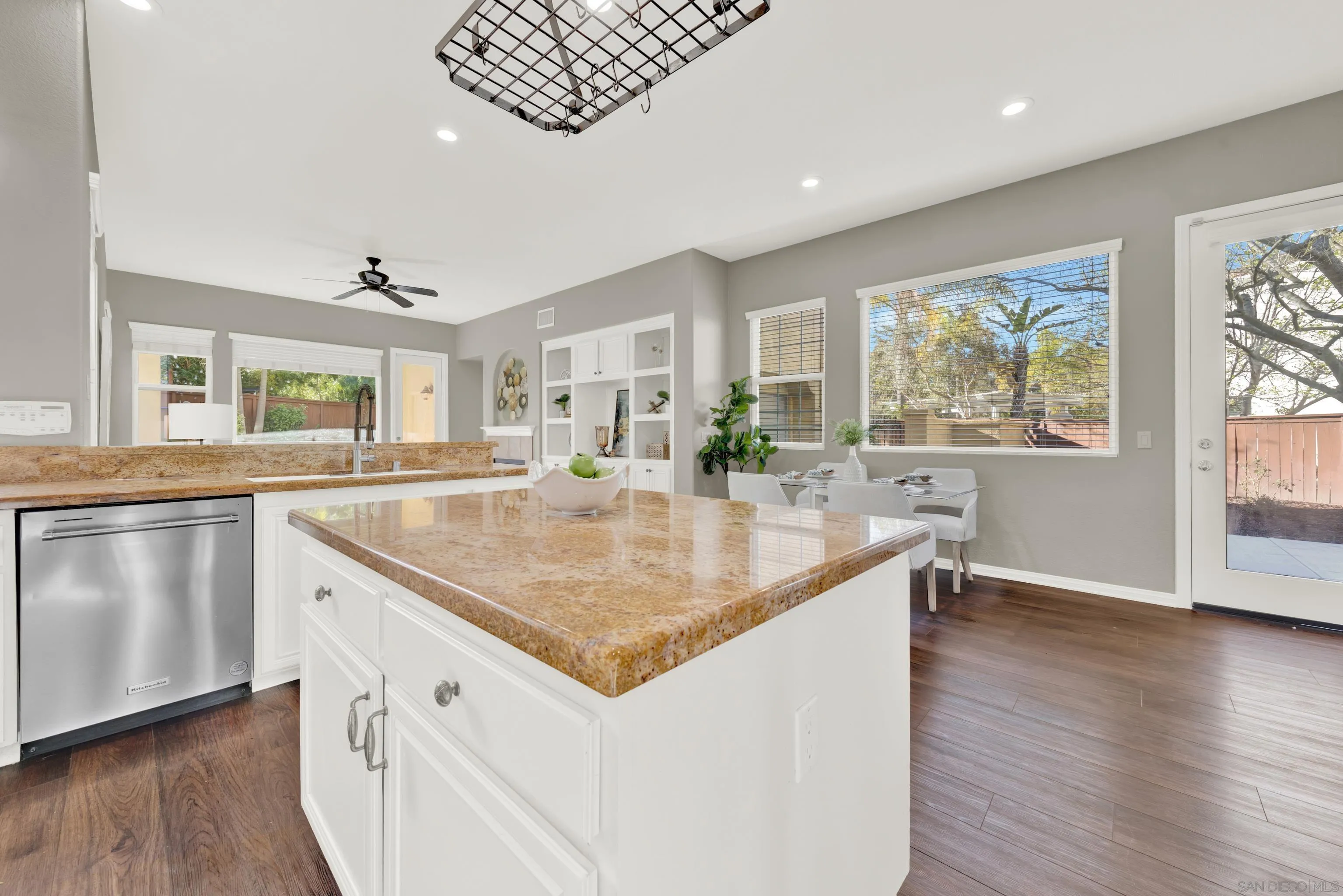 https://cdn.realtyfeed.com/cdn/127/260002822/79f7f1b38f7c0a74d9ad04151f11dc9f.webp