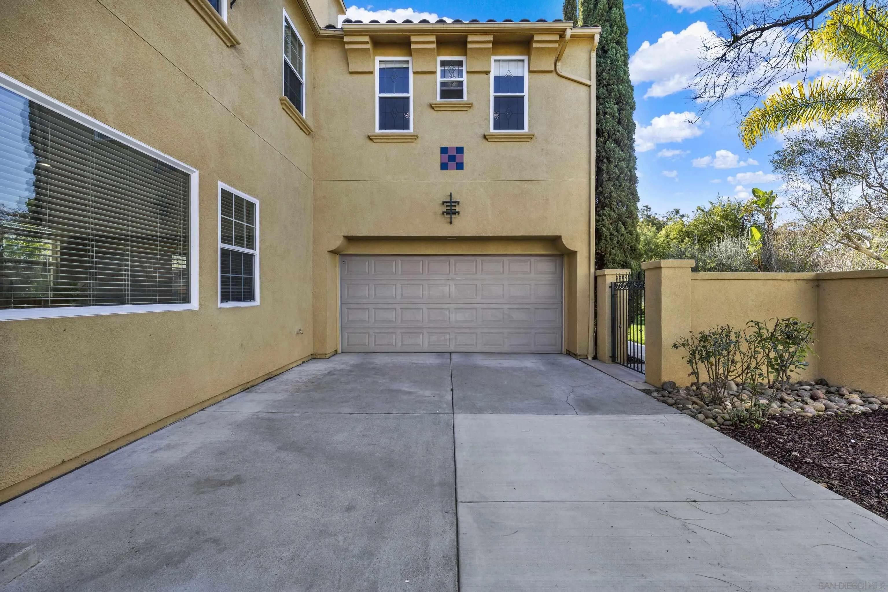 https://cdn.realtyfeed.com/cdn/127/260002822/de9b872c1f67b549d0b46402f5829e65.webp