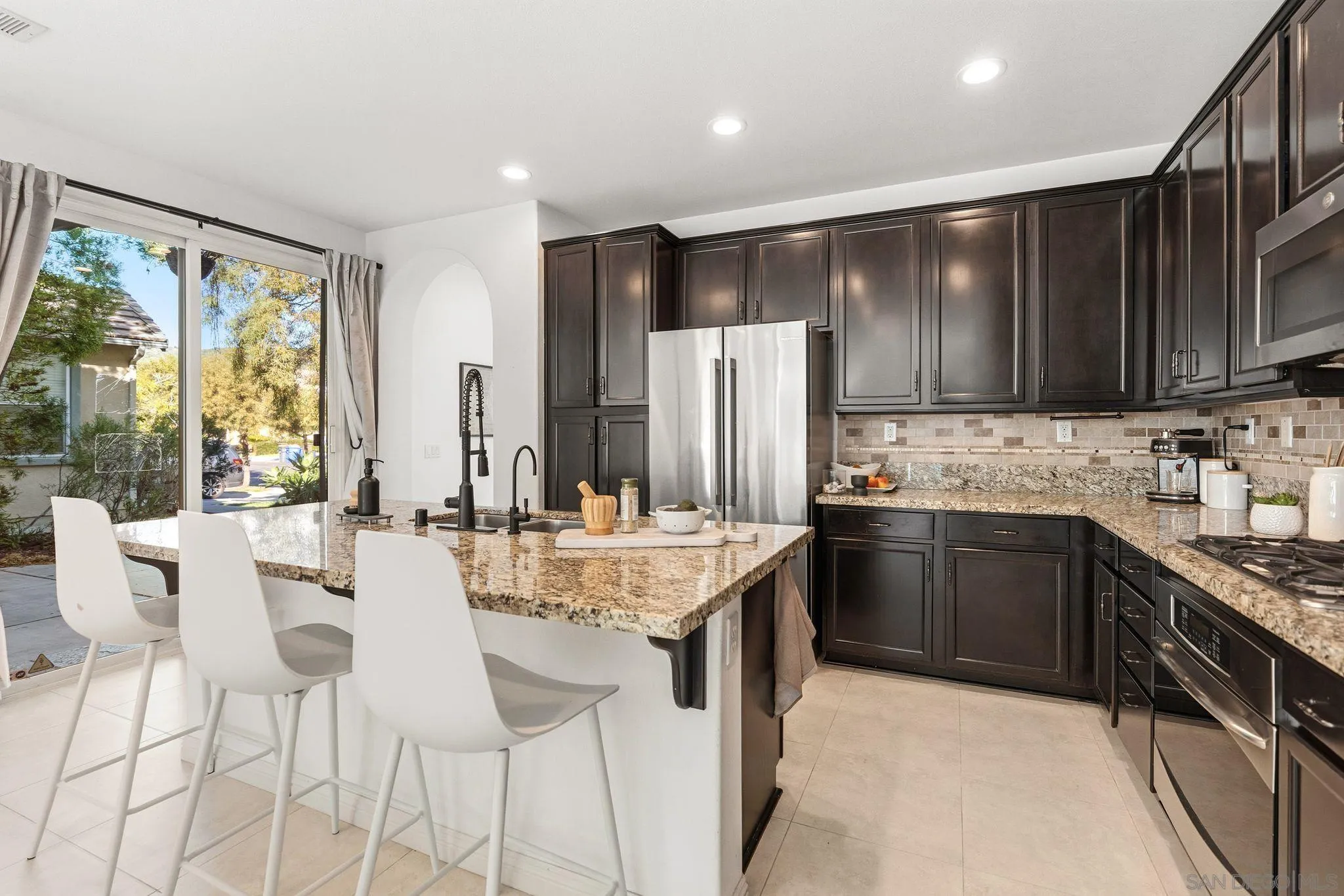 https://cdn.realtyfeed.com/cdn/127/260002823/3cf58576c9bb38dcd860816831ab793d.webp
