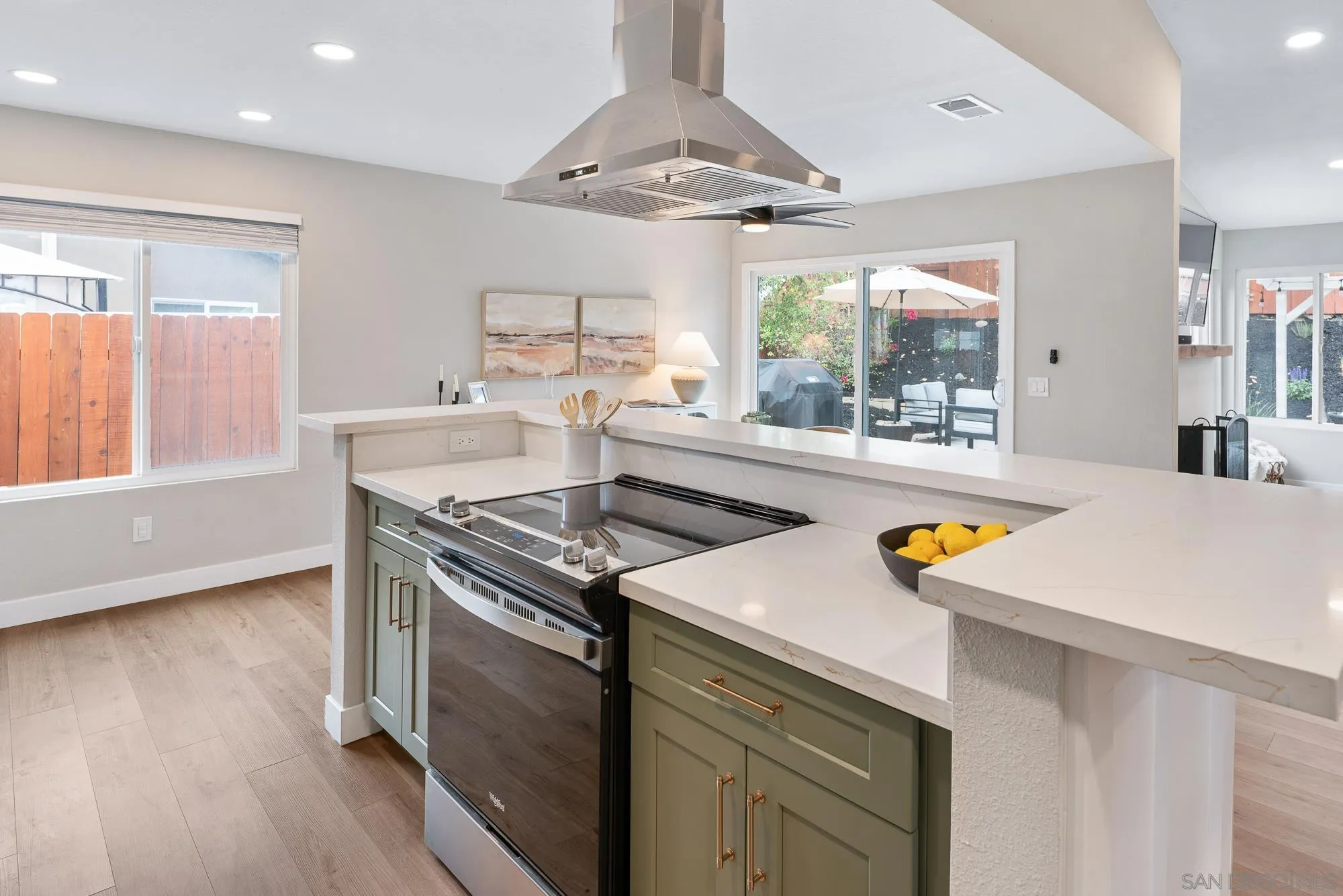 https://cdn.realtyfeed.com/cdn/127/260002825/3077c196ca61d235102ce5332bf9ae30.webp