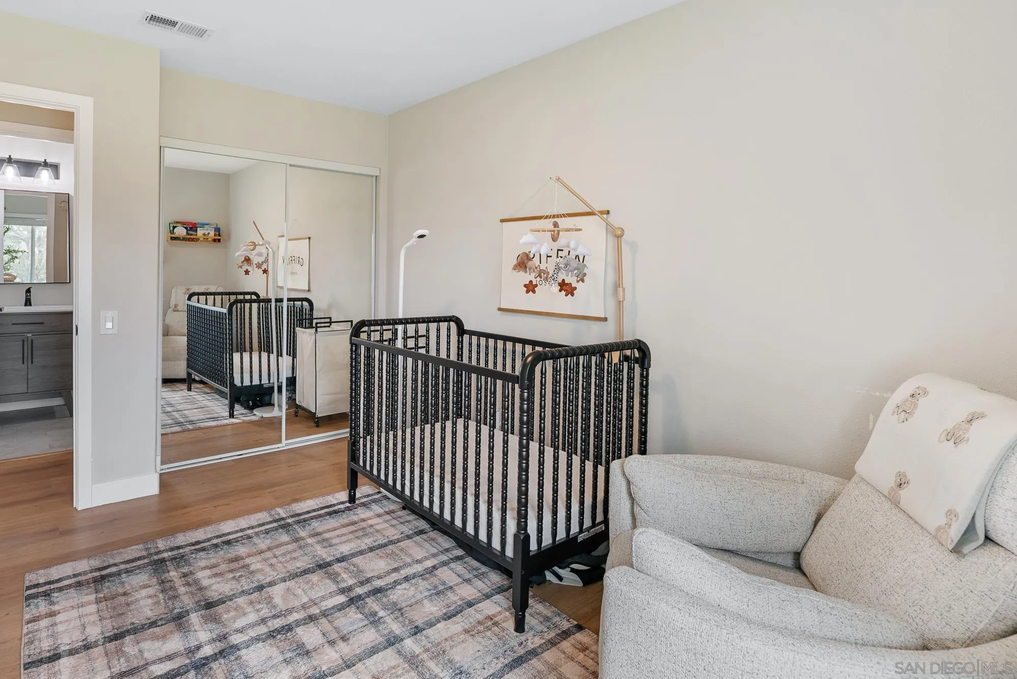 https://cdn.realtyfeed.com/cdn/127/260002825/b1872791683b672d66c1d014e13e8e74.webp