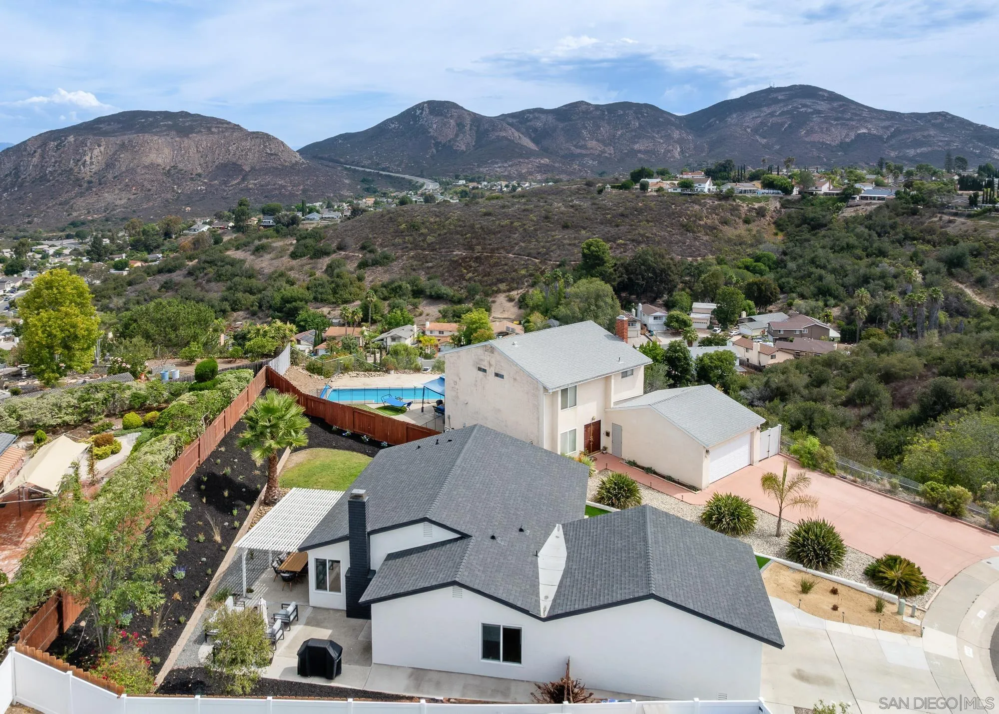 https://cdn.realtyfeed.com/cdn/127/260002825/b8c6096960832773a6add80dd195b3a2.webp