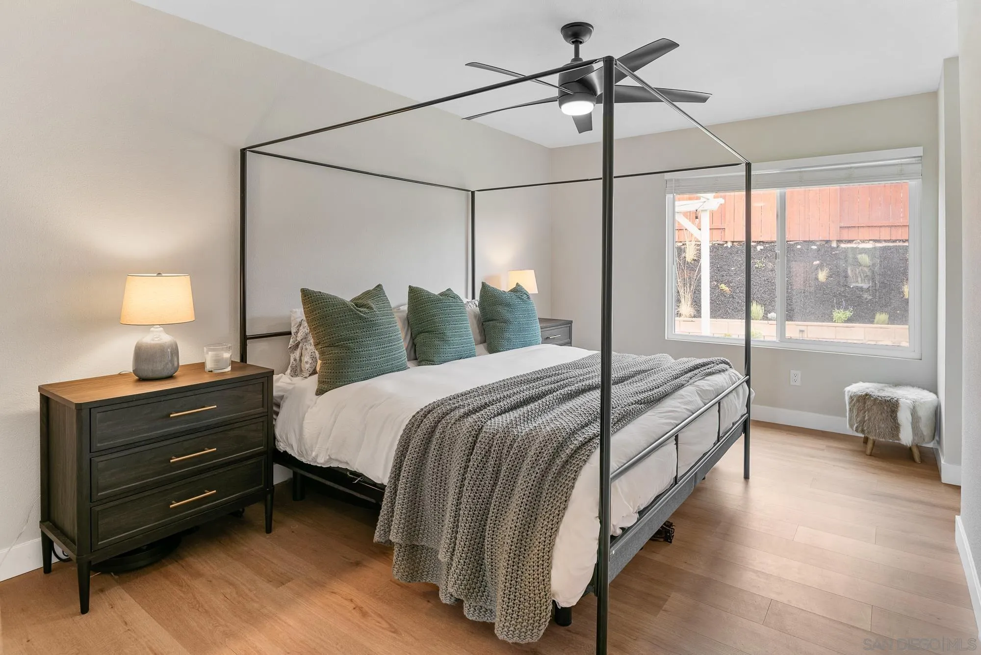 https://cdn.realtyfeed.com/cdn/127/260002825/f22c513d8186cf6e3b9f14d1dce17a06.webp