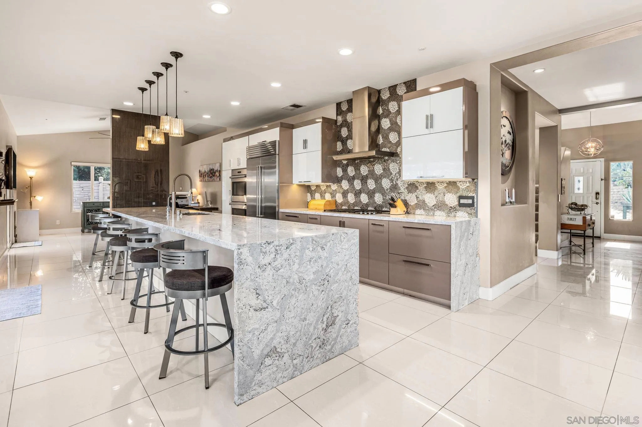 https://cdn.realtyfeed.com/cdn/127/260002826/6245800d0088edcc7971f210b599655b.webp
