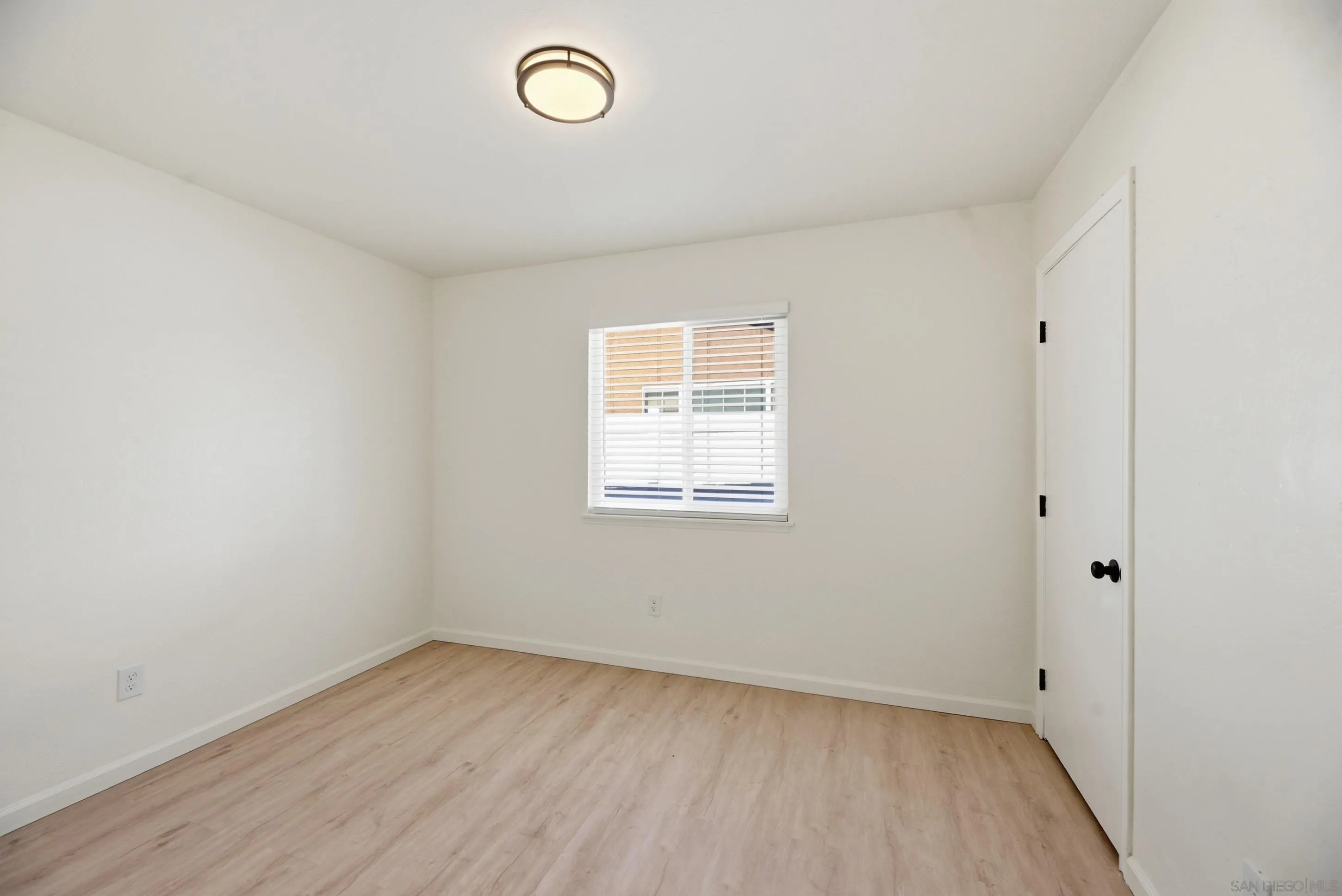 https://cdn.realtyfeed.com/cdn/127/260002827/49278561d101da58af6f60956201b478.webp