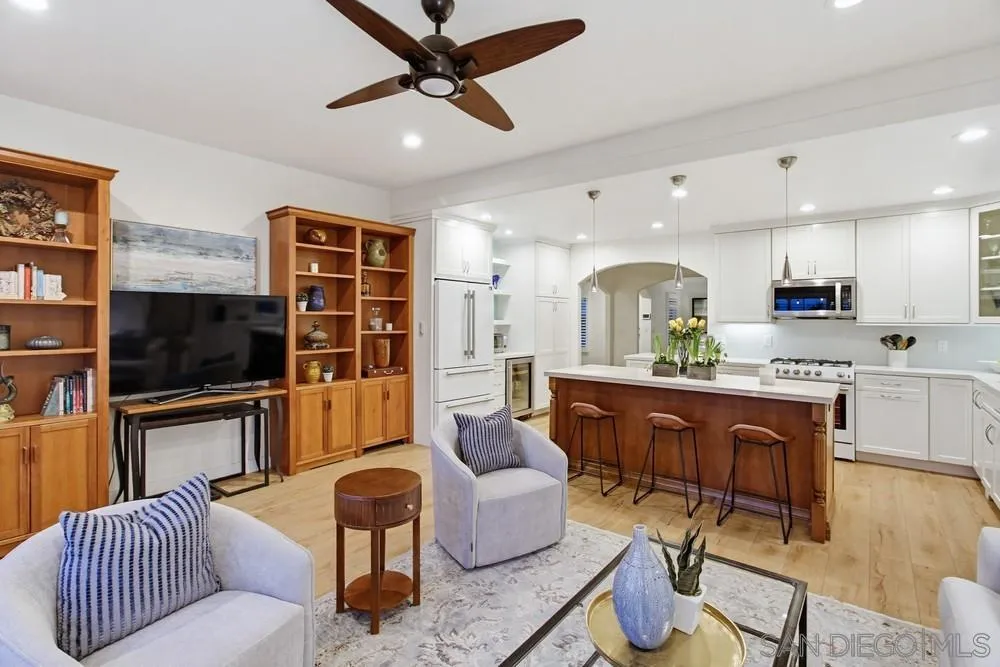 https://cdn.realtyfeed.com/cdn/127/260002828/3ee3f6ddd13d014dfa83a1b08ffd0f6b.webp