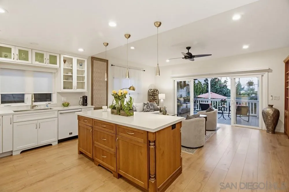 https://cdn.realtyfeed.com/cdn/127/260002828/6104d322fe4a6777594579395f11e4dd.webp