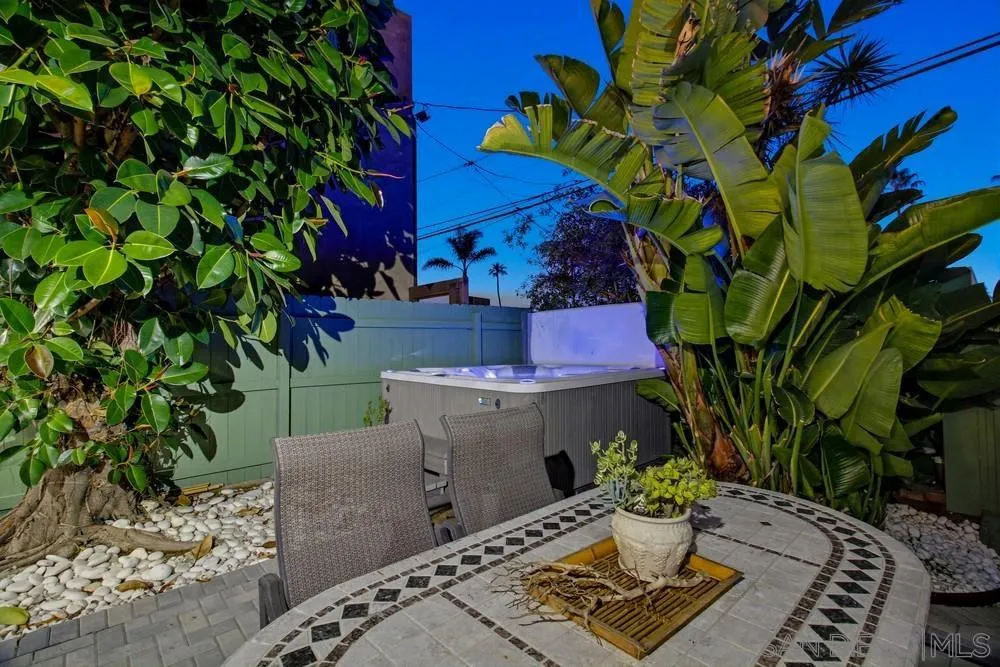 https://cdn.realtyfeed.com/cdn/127/260002828/7ccefb8d747c591a5a660e3562bec185.webp