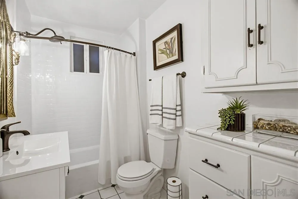 https://cdn.realtyfeed.com/cdn/127/260002828/8497818f48b7472bb8841fbbee27609b.webp