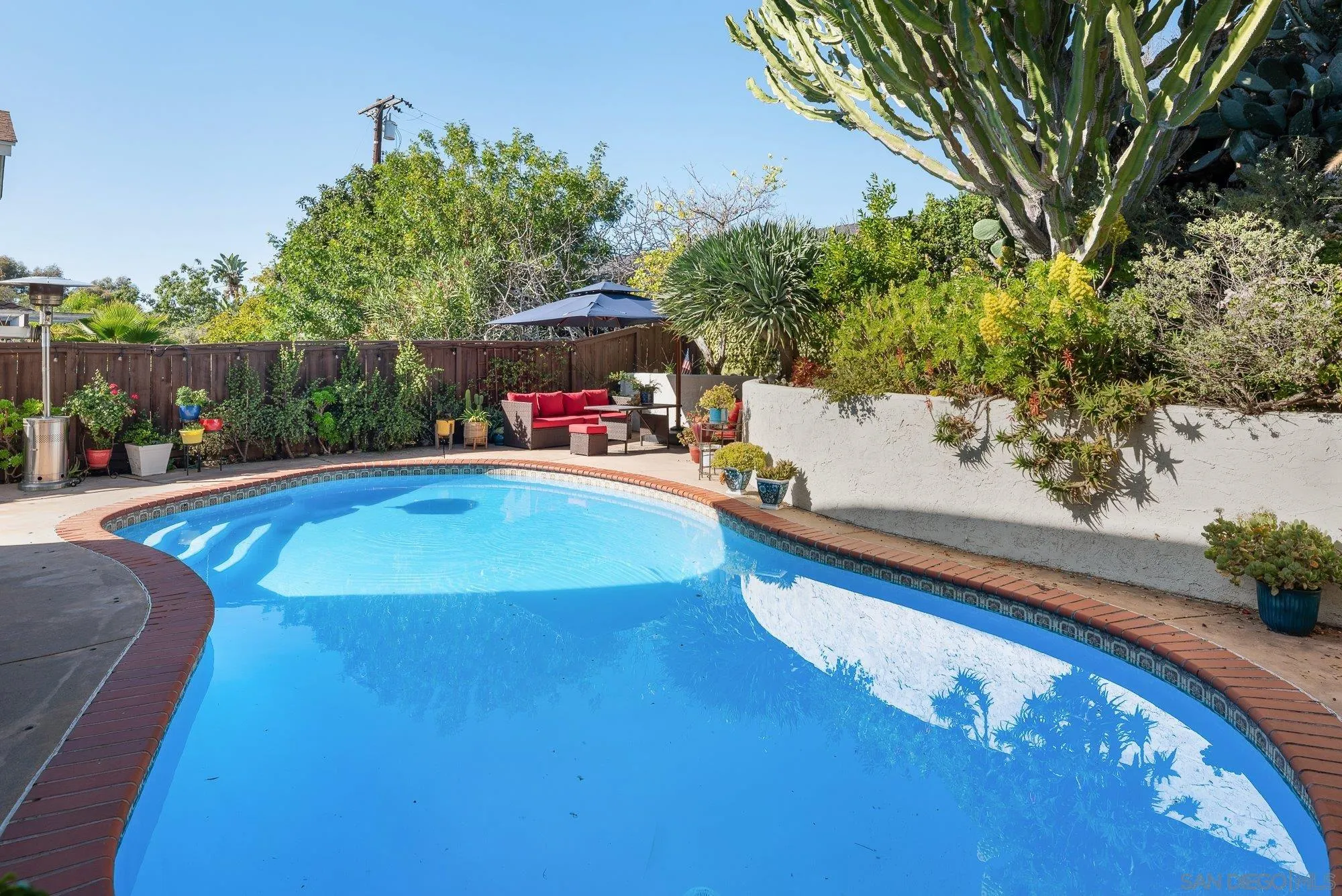 https://cdn.realtyfeed.com/cdn/127/260002834/52a61a71ab41bd640968cf91eea4a139.webp