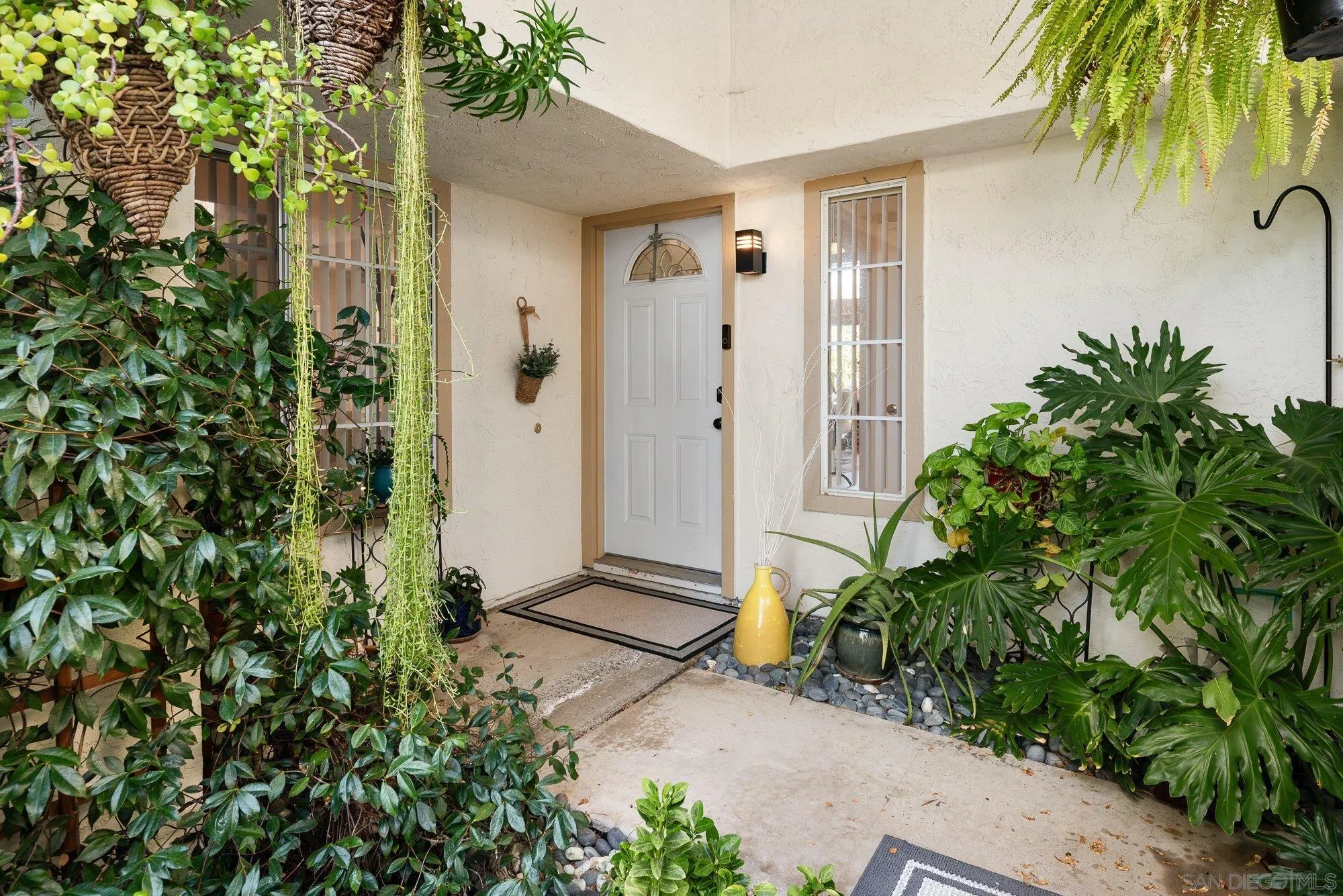 https://cdn.realtyfeed.com/cdn/127/260002834/a8b1ab65acb997029bc439eb4c369a2f.webp