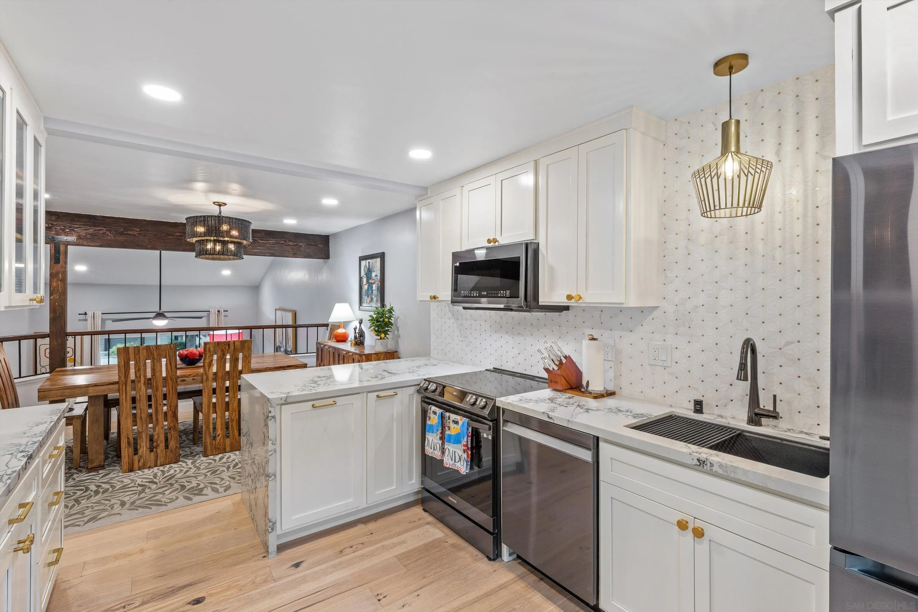 https://cdn.realtyfeed.com/cdn/127/260002836/0b3542307055cb73ddd9998cd7d32c71.webp