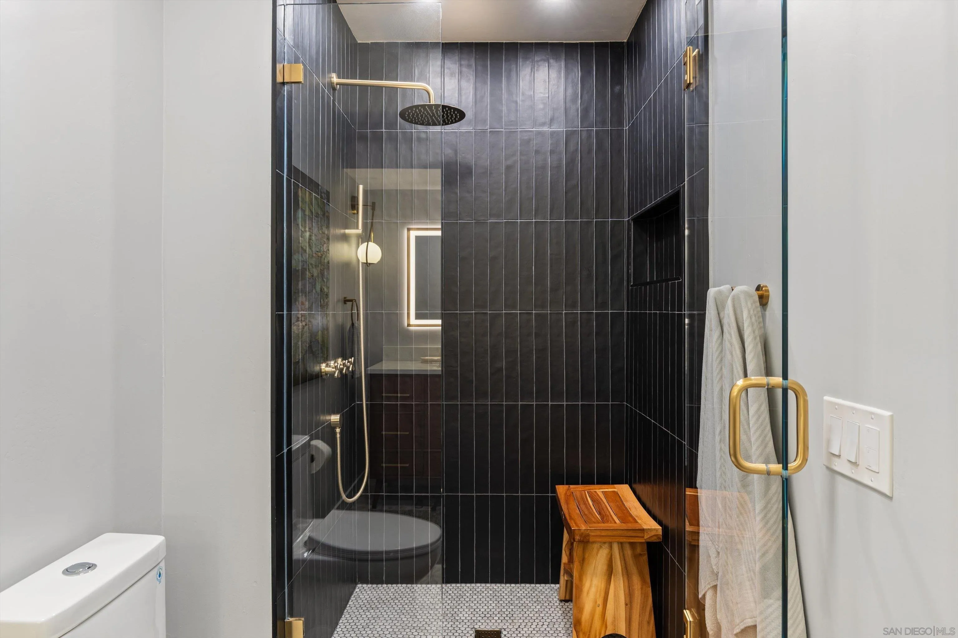 https://cdn.realtyfeed.com/cdn/127/260002836/1c31bd1bd1665775569f433d67691c6c.webp
