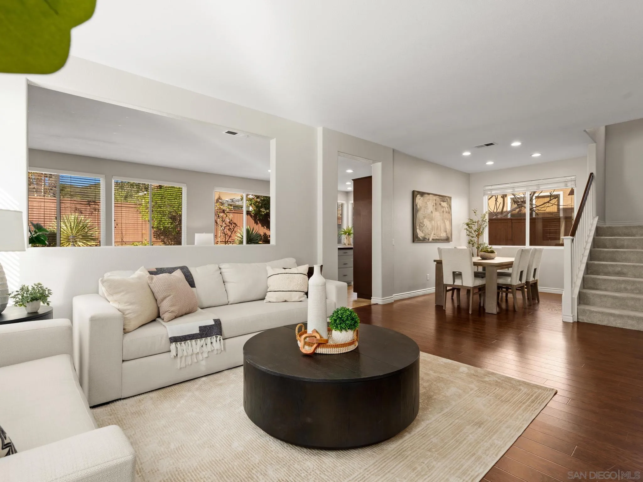https://cdn.realtyfeed.com/cdn/127/260002843/453fbb32b699e242d1f5813b64db4b48.webp
