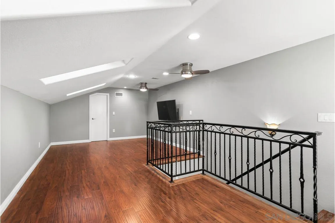 https://cdn.realtyfeed.com/cdn/127/260002845/e00adaf9d1f7c79a973f6db56c973631.webp