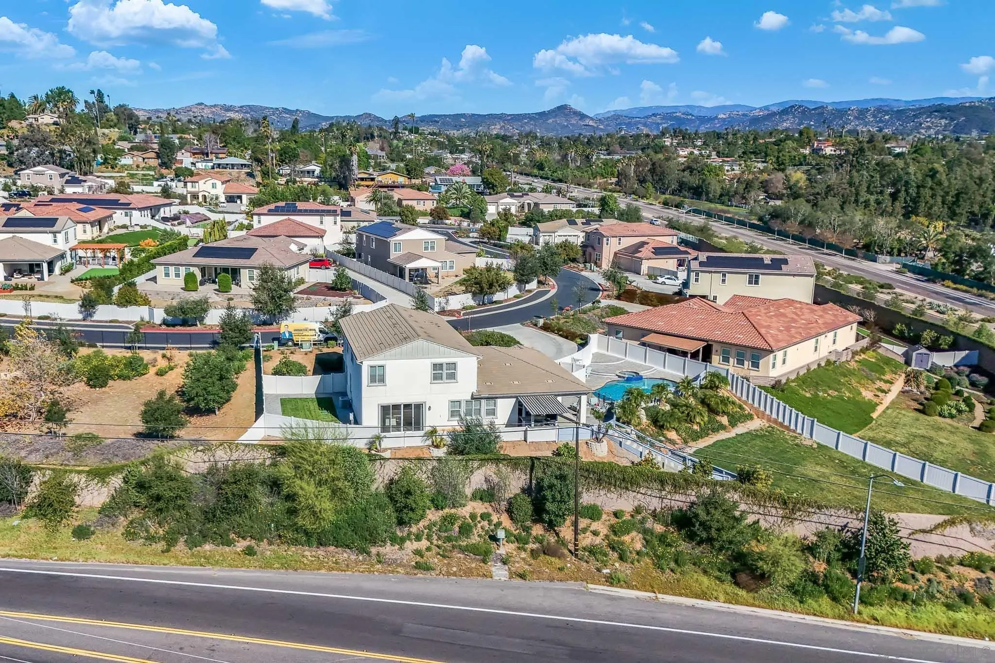 https://cdn.realtyfeed.com/cdn/127/260002847/44518dc0c6af5363122d77e5a11602d1.webp