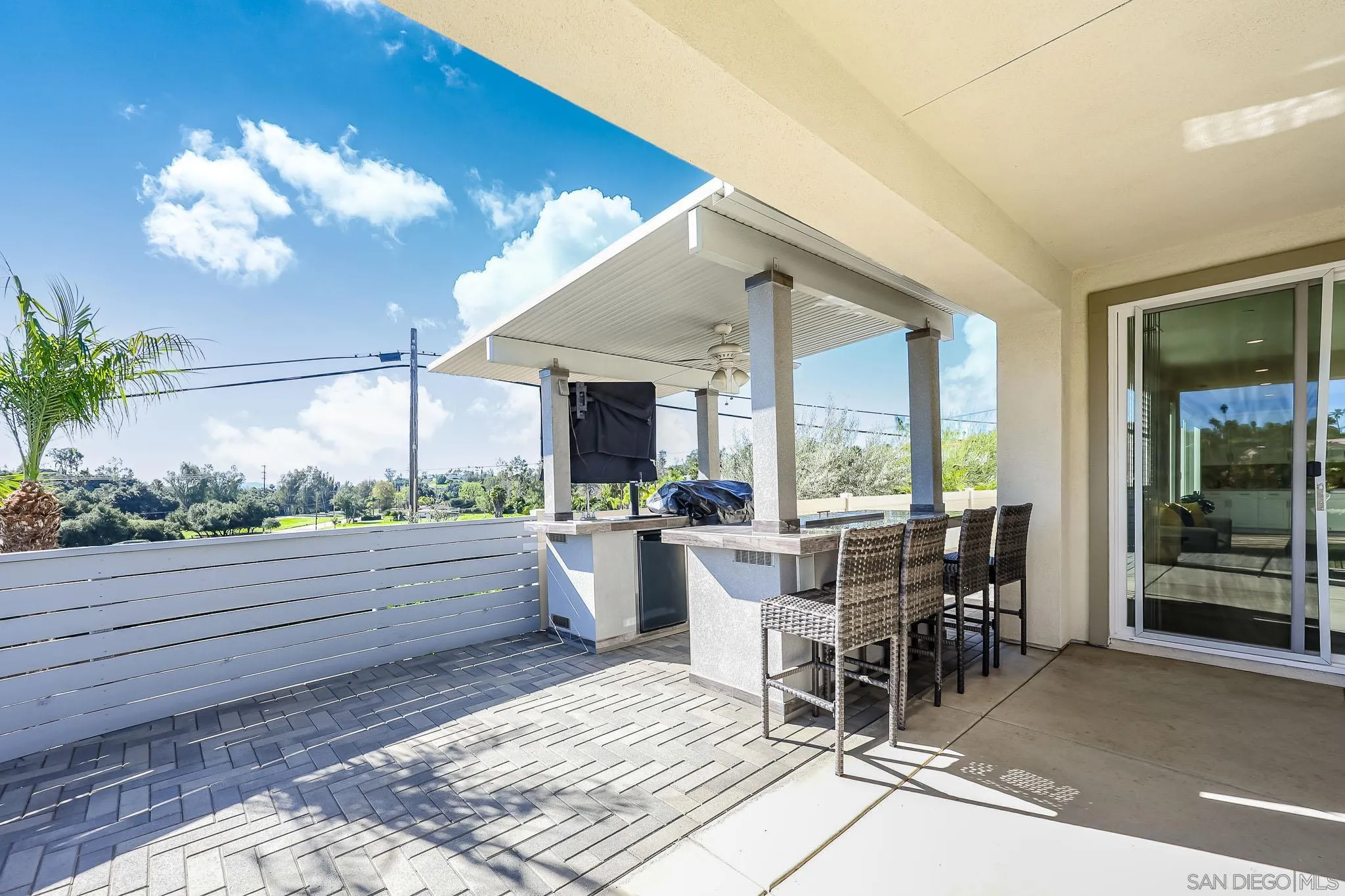 https://cdn.realtyfeed.com/cdn/127/260002847/895f75d10d0c5326f448d7ec38979a53.webp