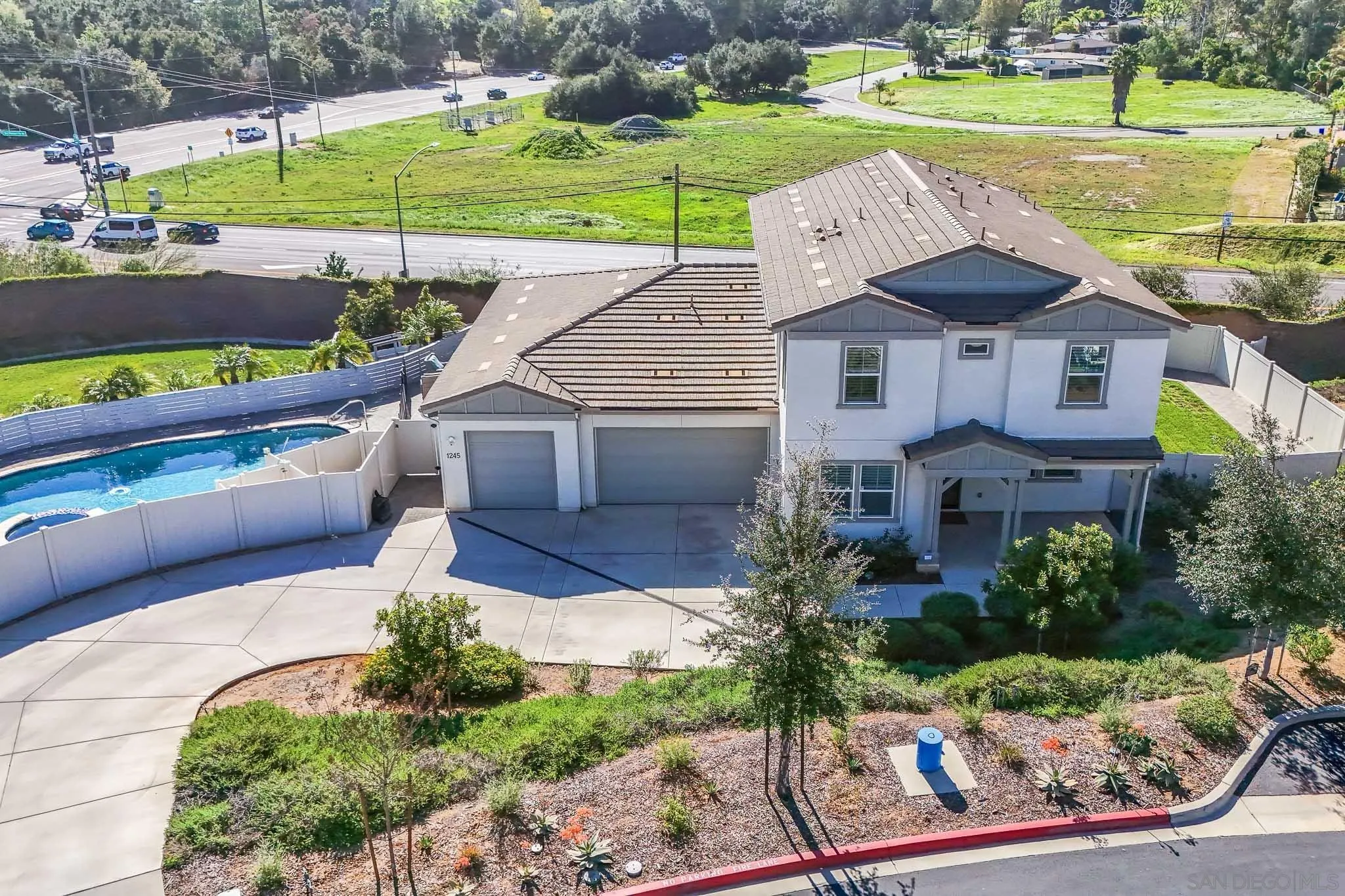 https://cdn.realtyfeed.com/cdn/127/260002847/8e3db350f567c897df6d21b2f253e709.webp