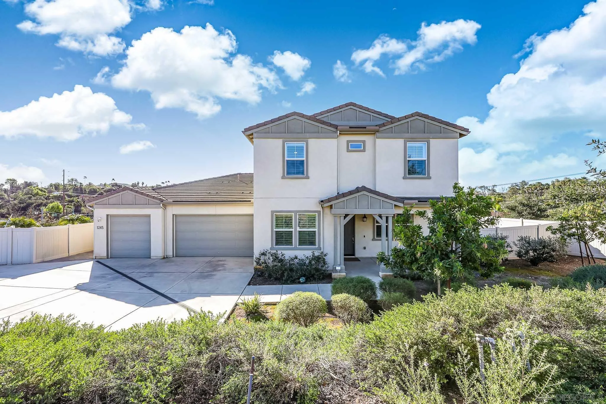 https://cdn.realtyfeed.com/cdn/127/260002847/b12ff719039325a9696cf6df7a1a6d00.webp