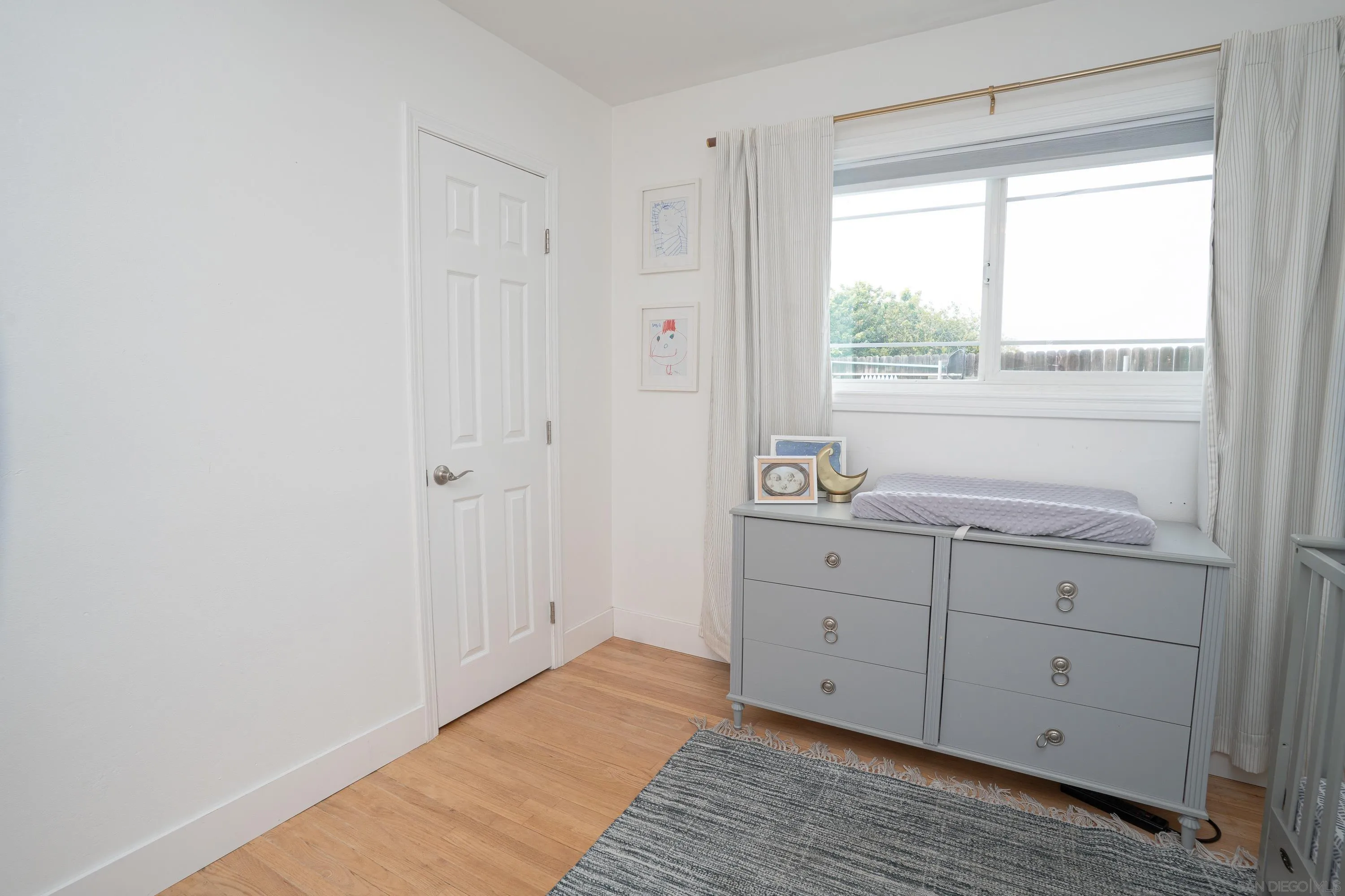 https://cdn.realtyfeed.com/cdn/127/260002850/20f6f3310cb8b8183ab69623a7e3fdbd.webp