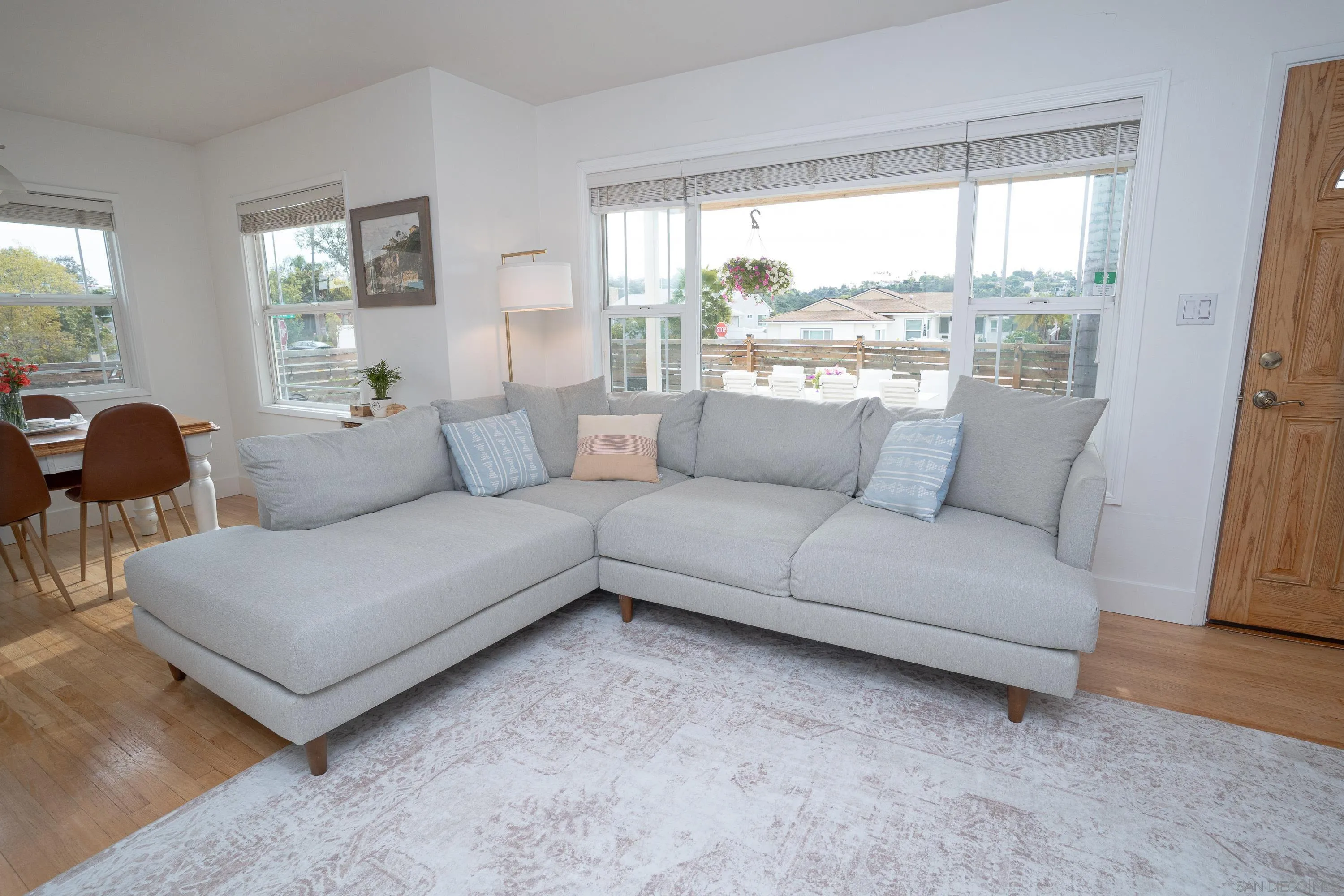https://cdn.realtyfeed.com/cdn/127/260002850/5b01a3cb2694389d885adec8898f2ee9.webp