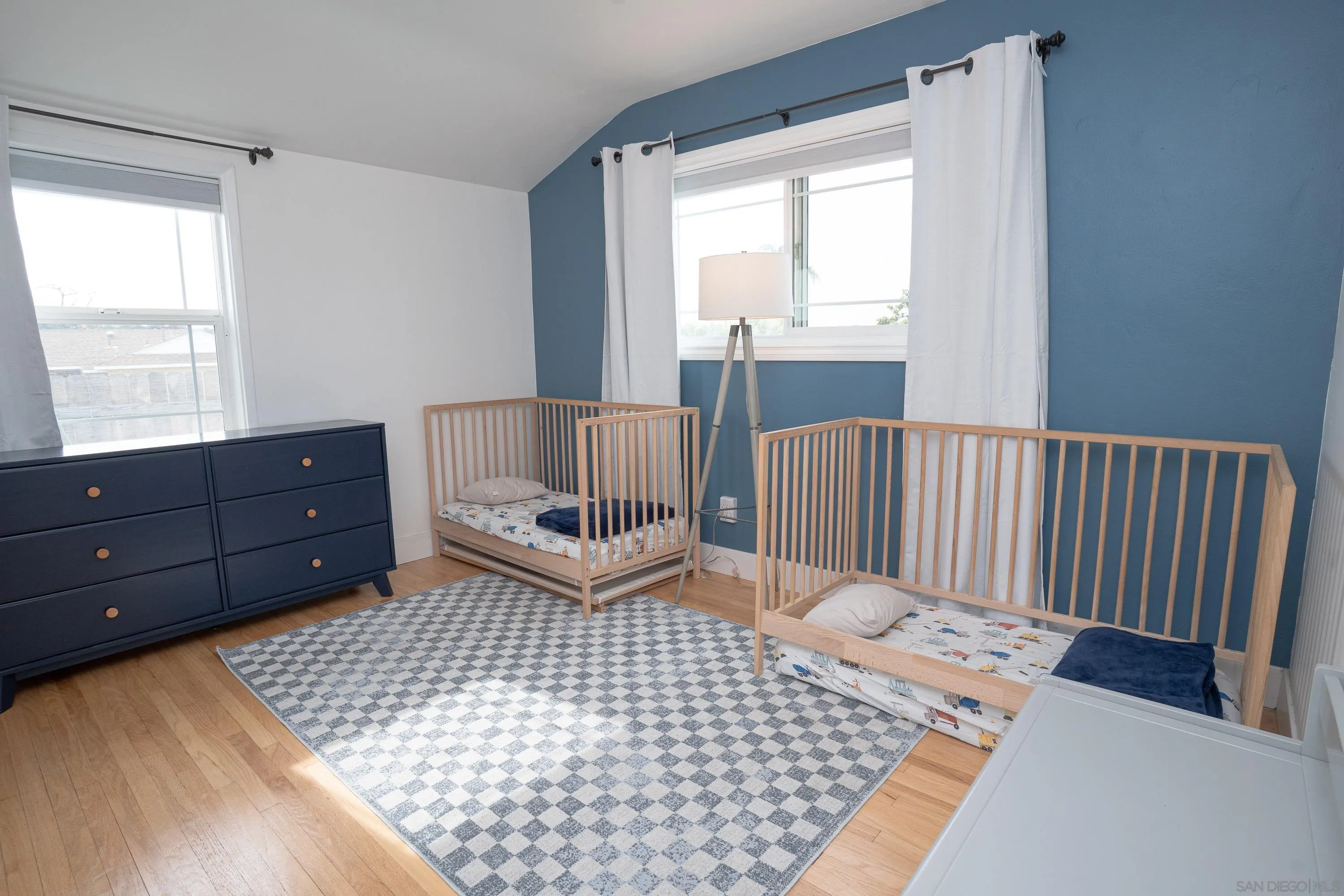 https://cdn.realtyfeed.com/cdn/127/260002850/823b8aa5bc09d875f6c143498def411c.webp