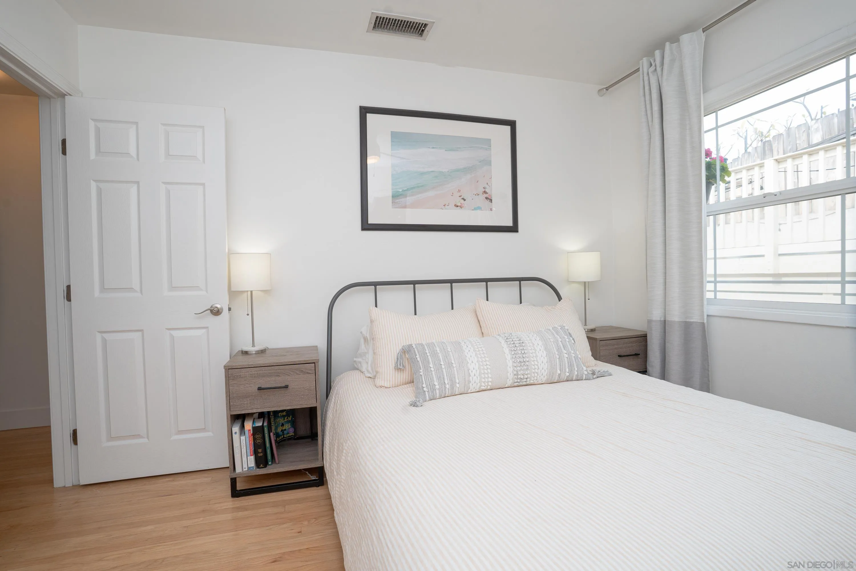 https://cdn.realtyfeed.com/cdn/127/260002850/905d37a75d67423057afe89919ef527c.webp