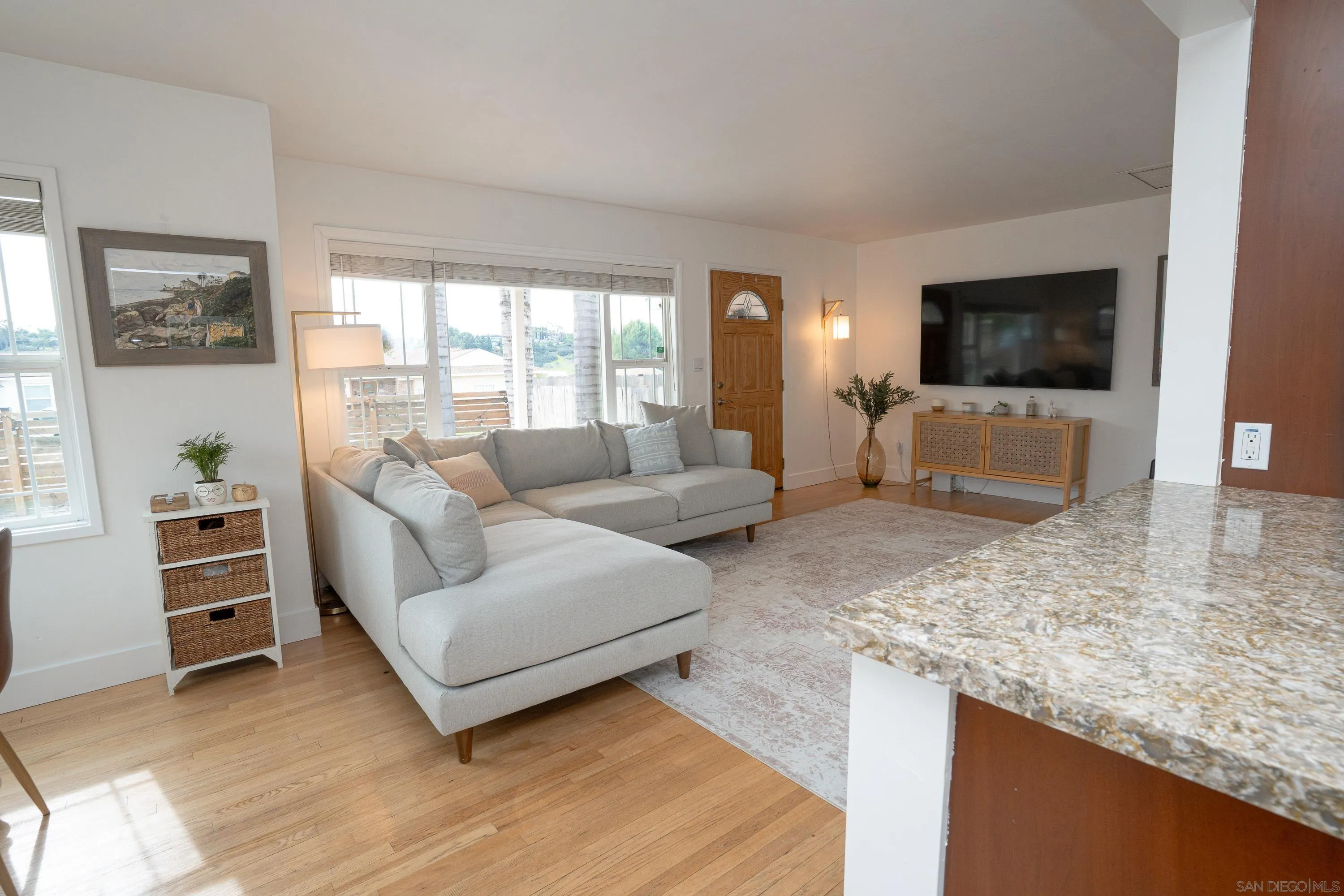 https://cdn.realtyfeed.com/cdn/127/260002850/f24174a7420f550d8f74084d8b228f26.webp