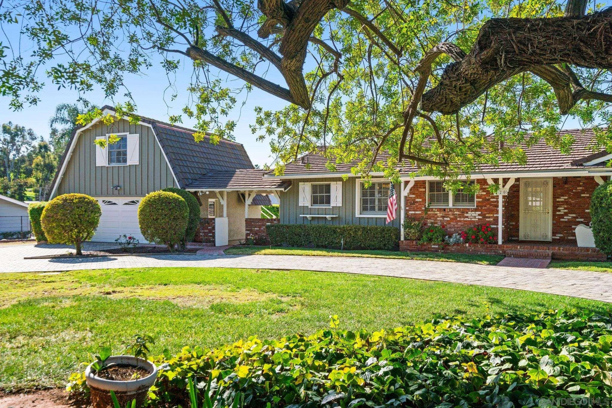 https://cdn.realtyfeed.com/cdn/127/260002854/d48d354f20e76dc0540863b87dc3a36b.webp