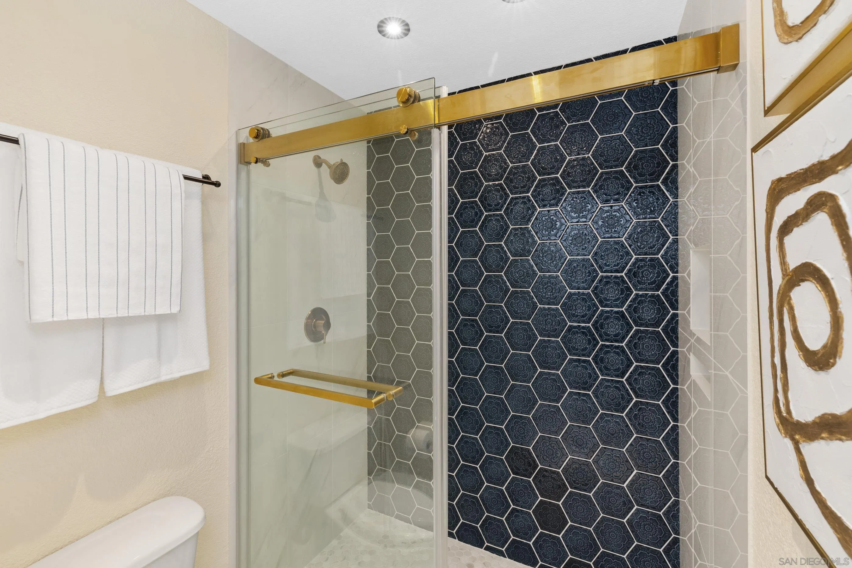 Photo #10: 260002860 Listing: Photo #10