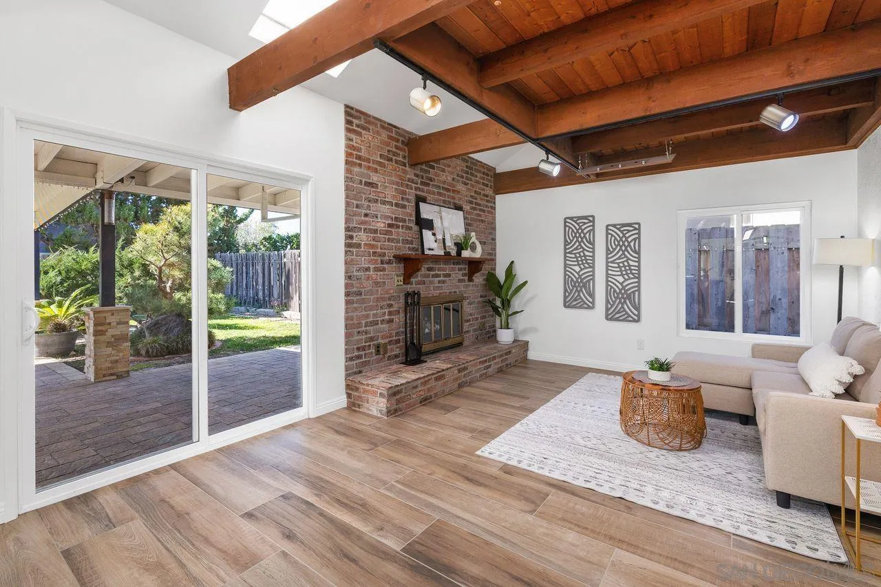 https://cdn.realtyfeed.com/cdn/127/260002861/97f23a8ae4ae0e95a7878509313458d2.webp