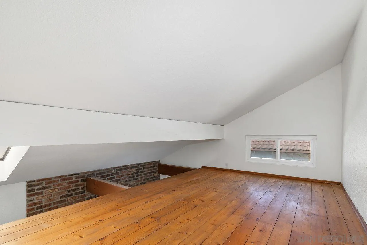 https://cdn.realtyfeed.com/cdn/127/260002861/98212383a427873bb6aab304ff7ca671.webp