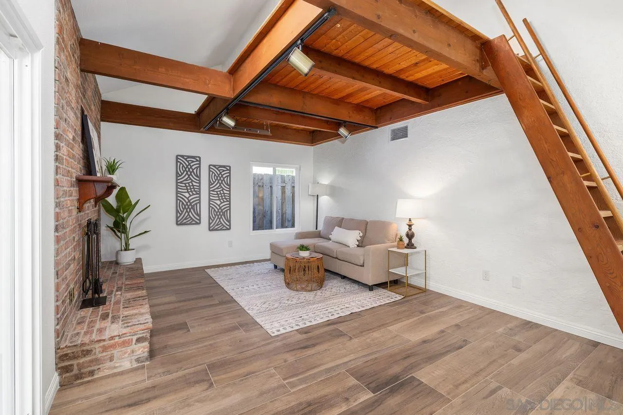 https://cdn.realtyfeed.com/cdn/127/260002861/d698813eee0c1ca0a56c71703b8f9bec.webp