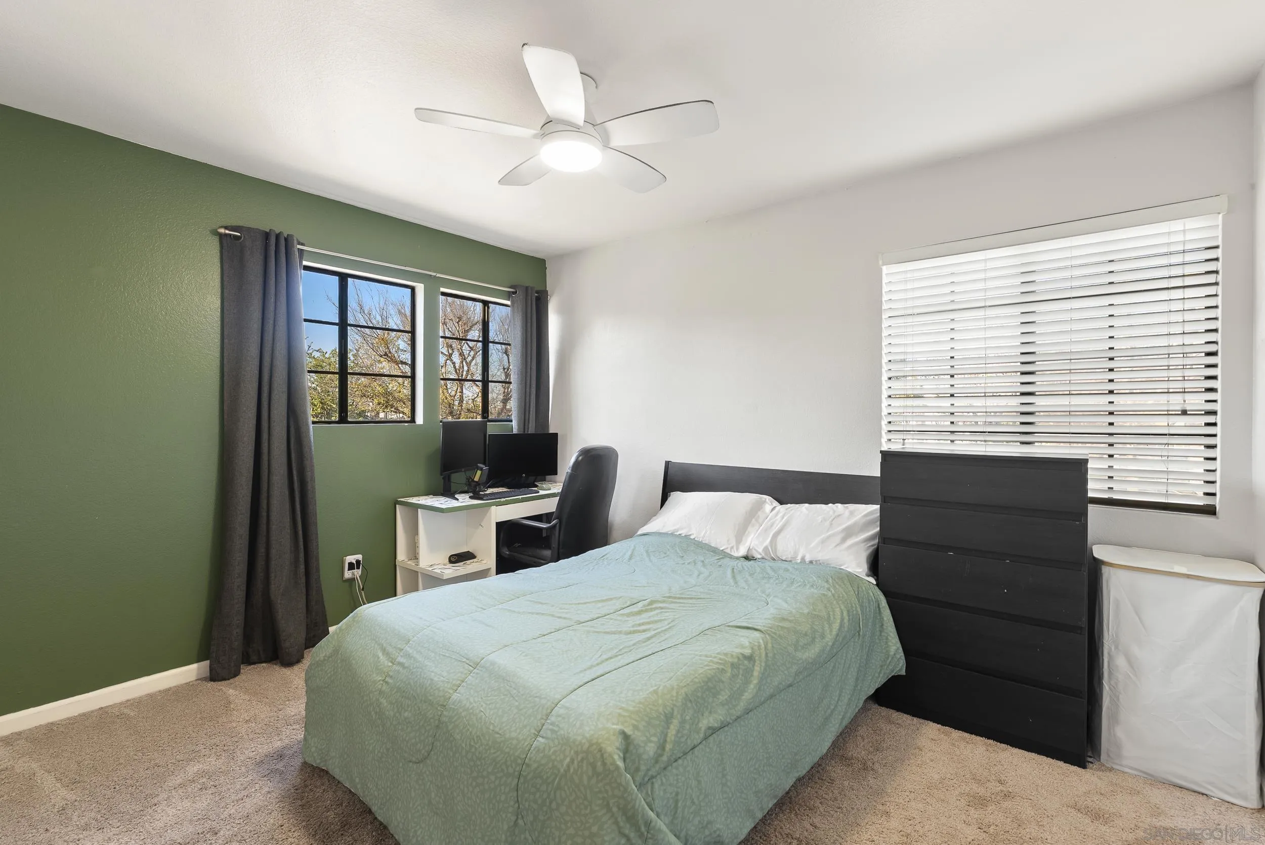 https://cdn.realtyfeed.com/cdn/127/260002863/07fc2878af2891aba9dd84e13b7b0850.webp