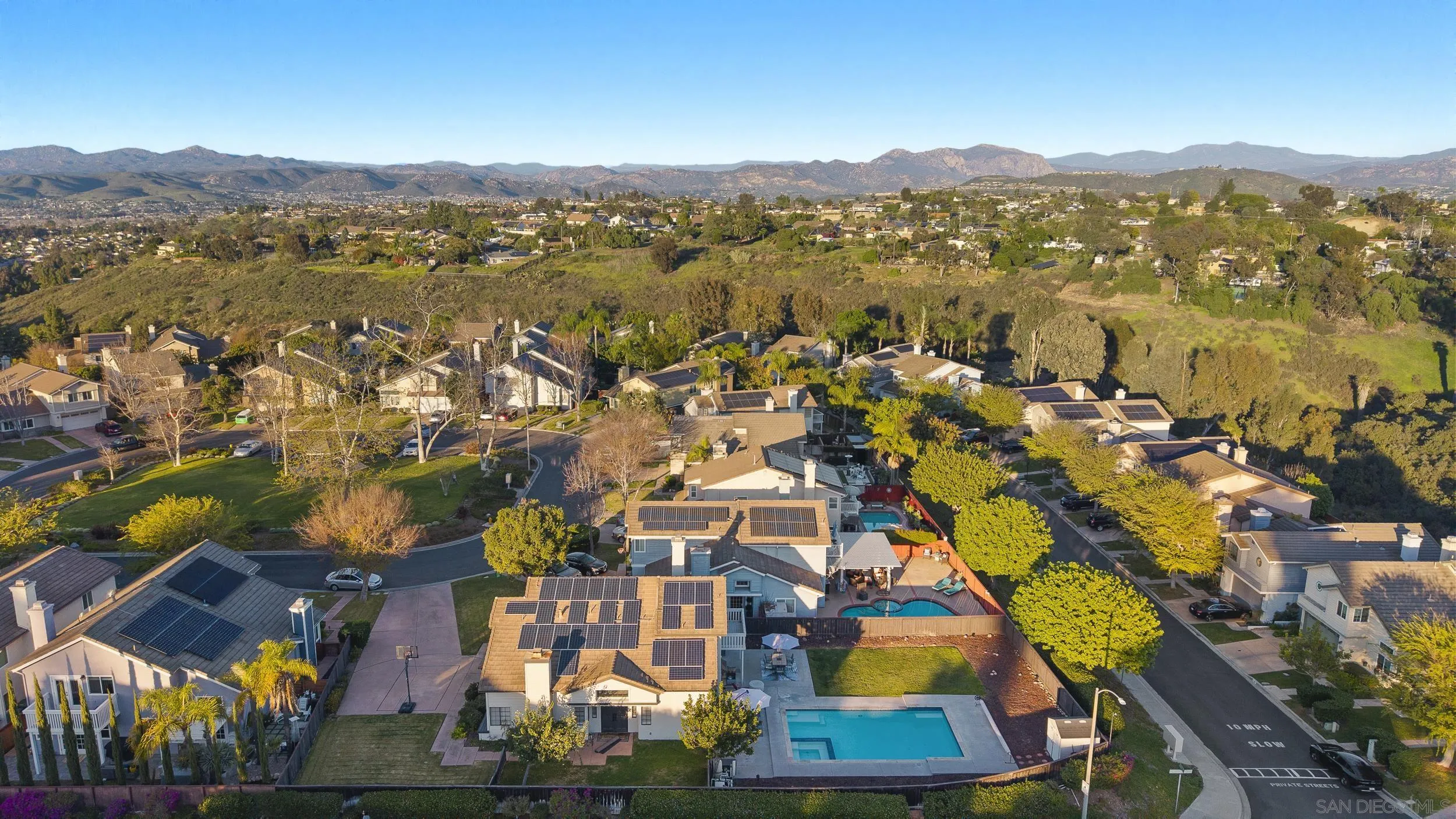 https://cdn.realtyfeed.com/cdn/127/260002863/438973a96005900f5fd2b8ea400050ec.webp