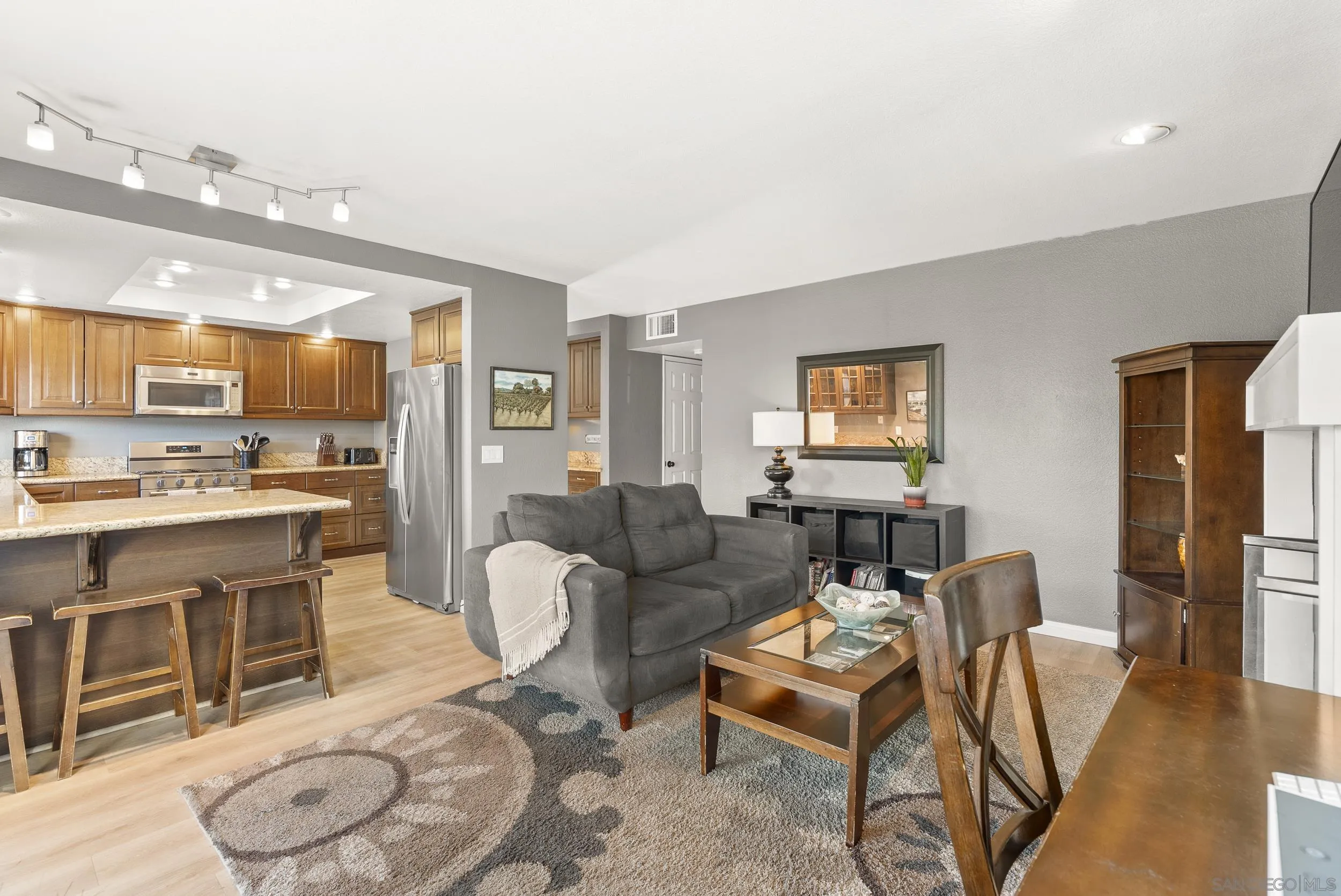 https://cdn.realtyfeed.com/cdn/127/260002863/810b00b1b906a3bef93d94637556141f.webp