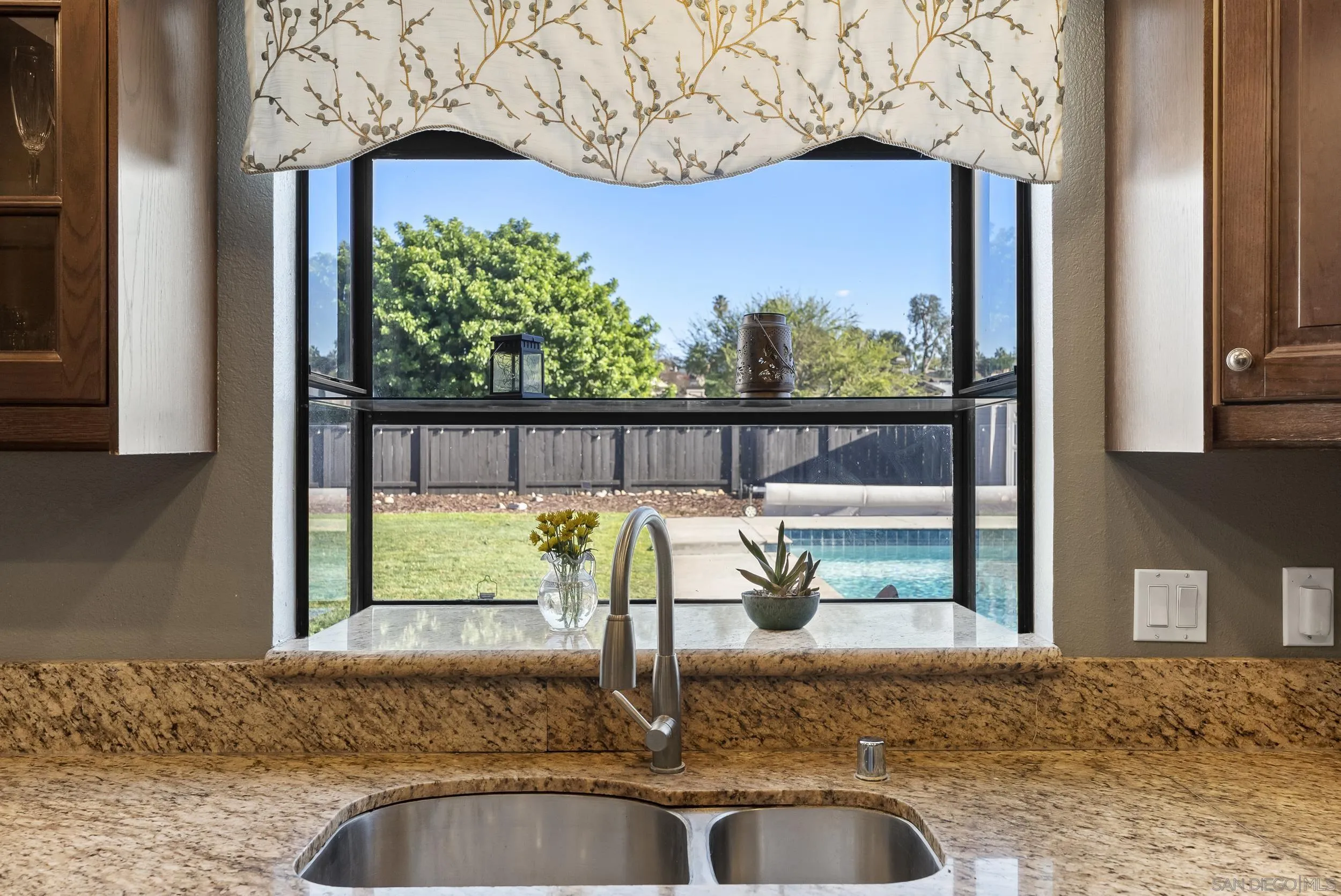 https://cdn.realtyfeed.com/cdn/127/260002863/e18bc8da97784ca2a787527068d732a5.webp