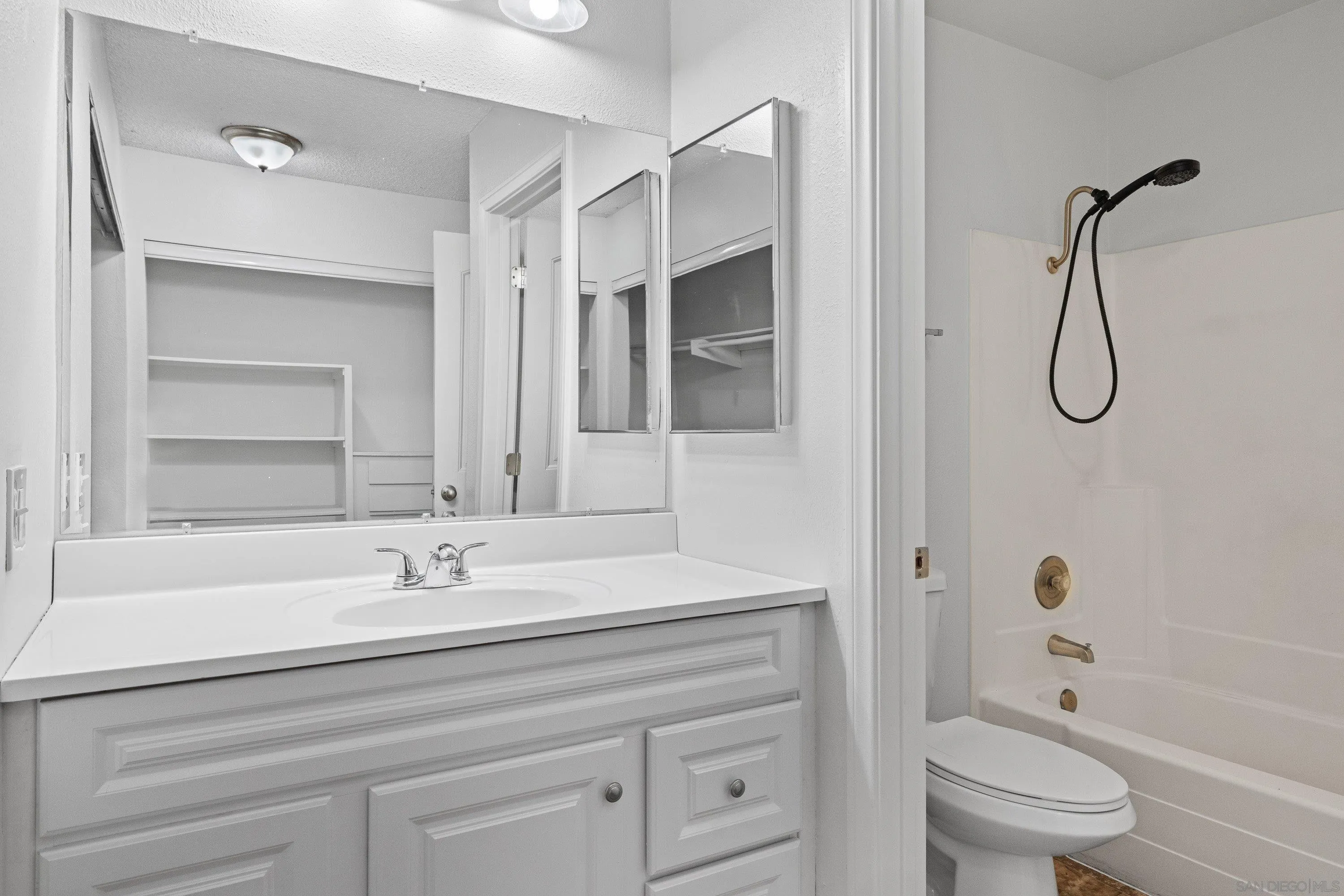 Photo #11: 260002864 Listing: Photo #11