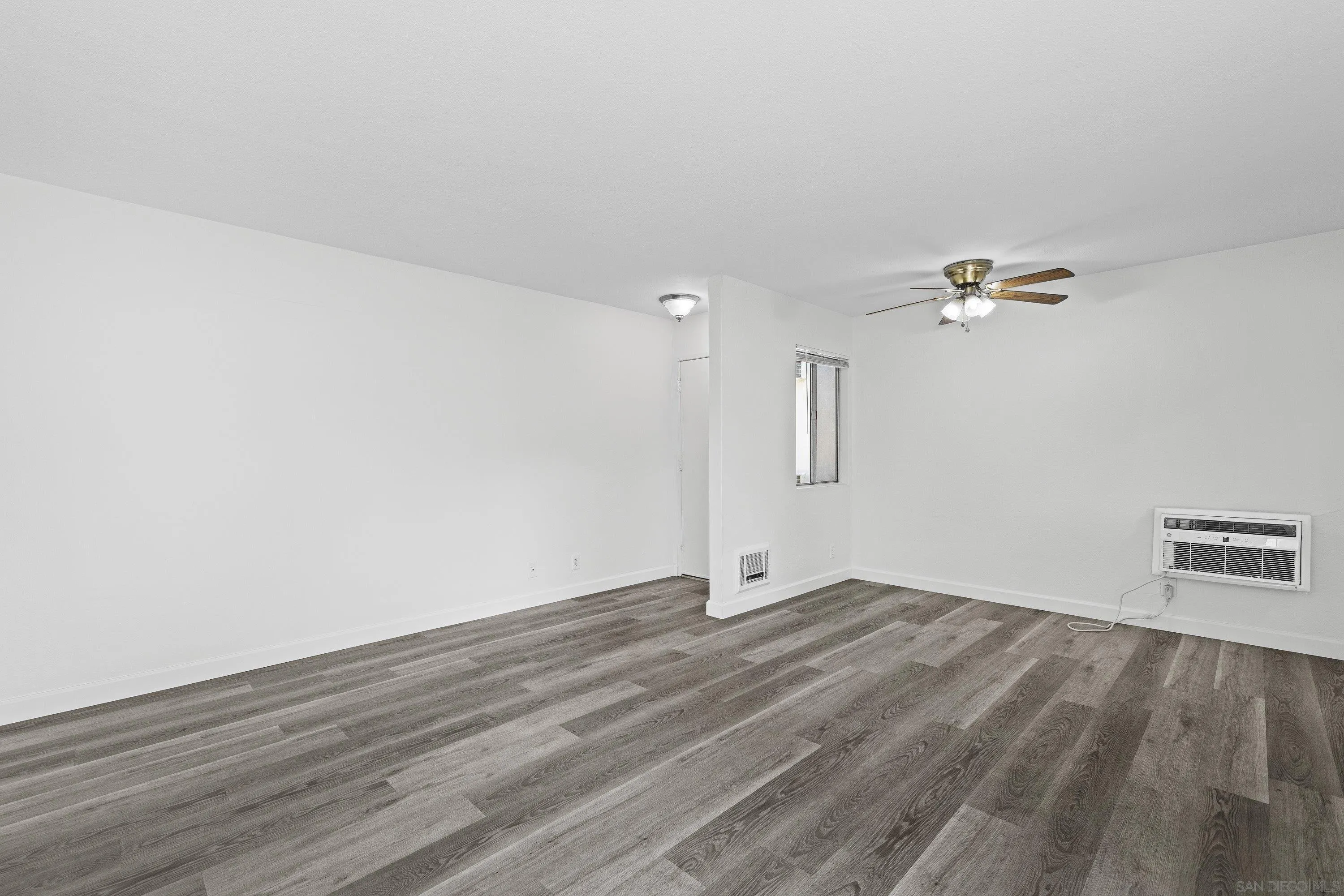 Photo #4: 260002866 Listing: Photo #4