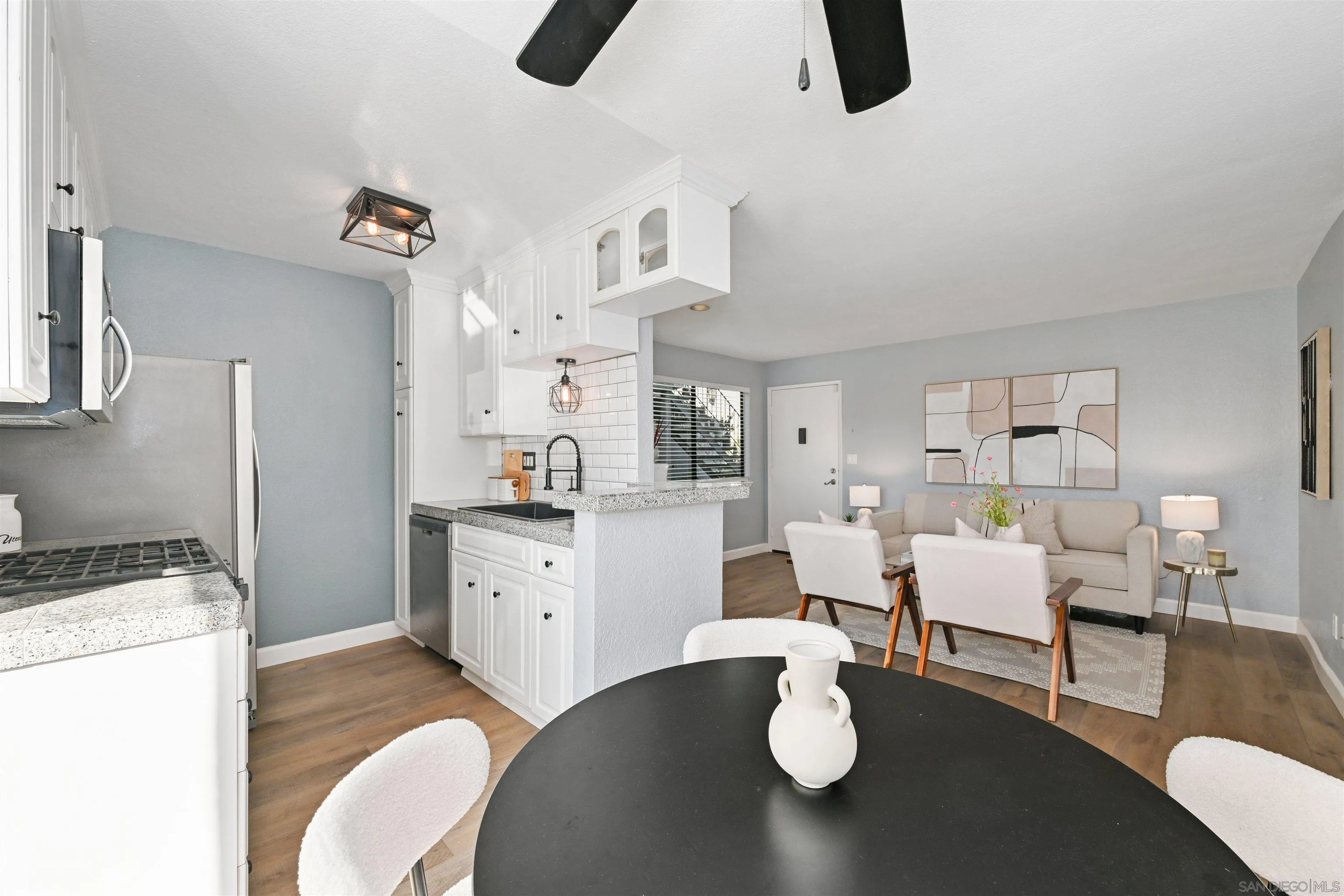 https://cdn.realtyfeed.com/cdn/127/260002870/1f2200393863a2b003232a9f9a228197.webp