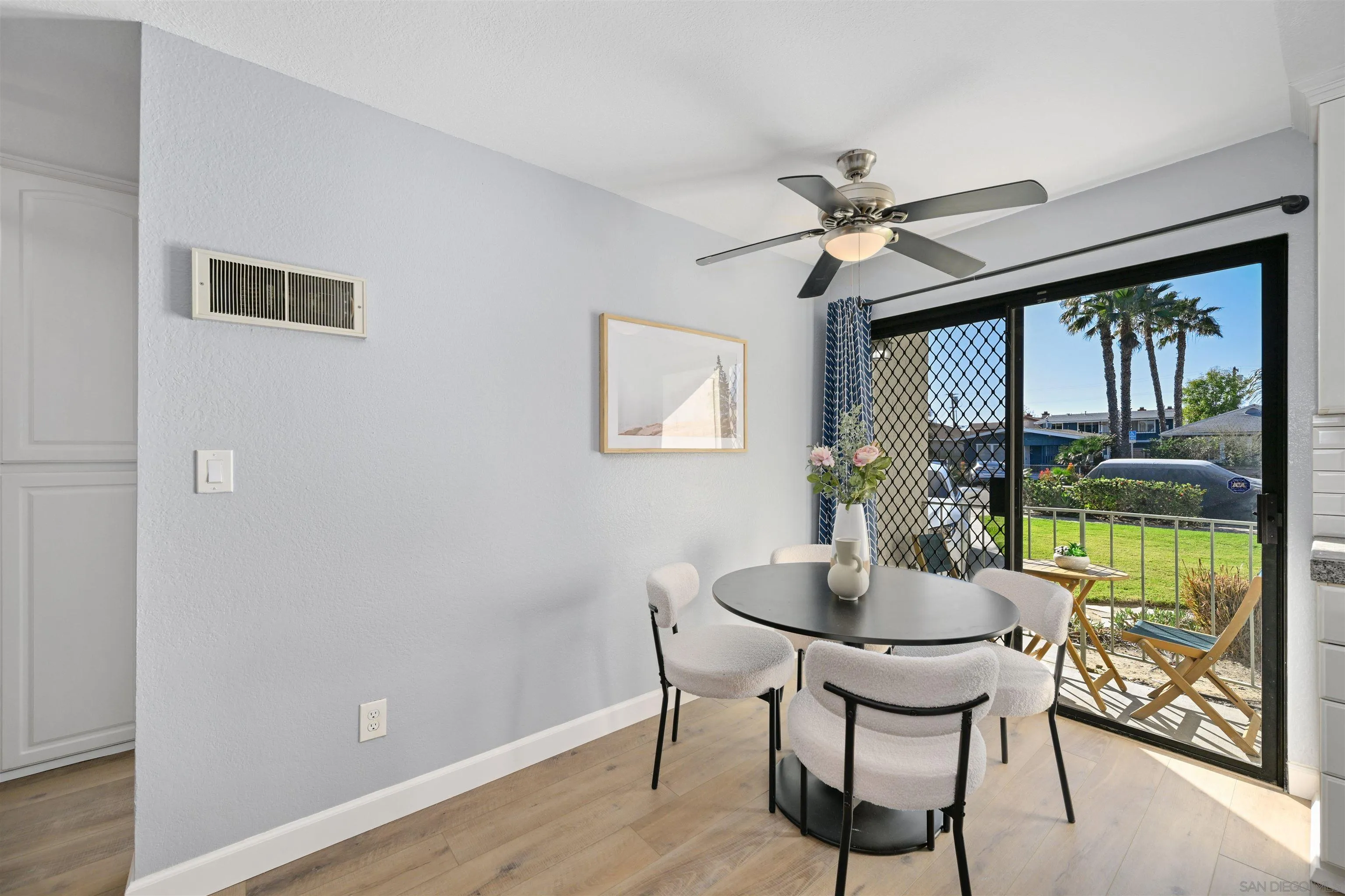 https://cdn.realtyfeed.com/cdn/127/260002870/af1540a0b6bc2719748fce95ad036c1c.webp