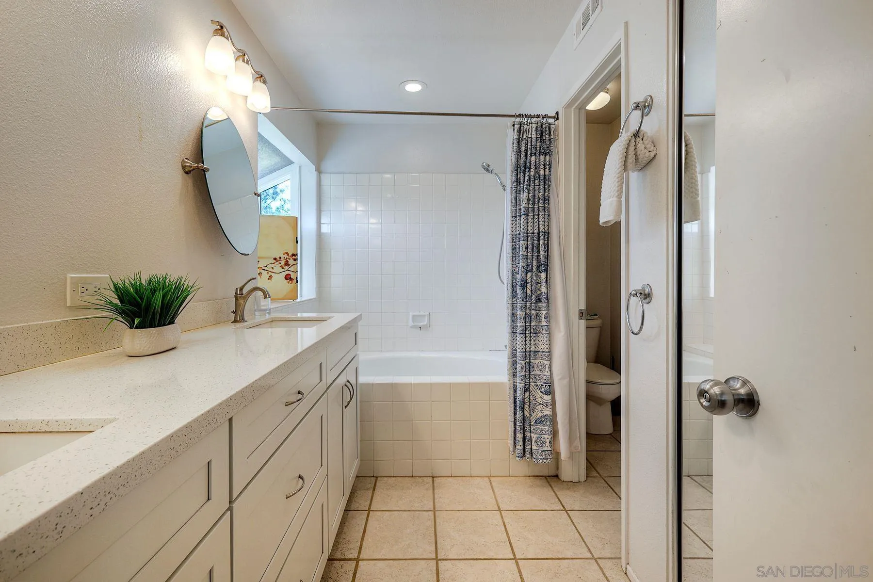 https://cdn.realtyfeed.com/cdn/127/260002873/49c0b11135b21f415bd63c38e4404c09.webp