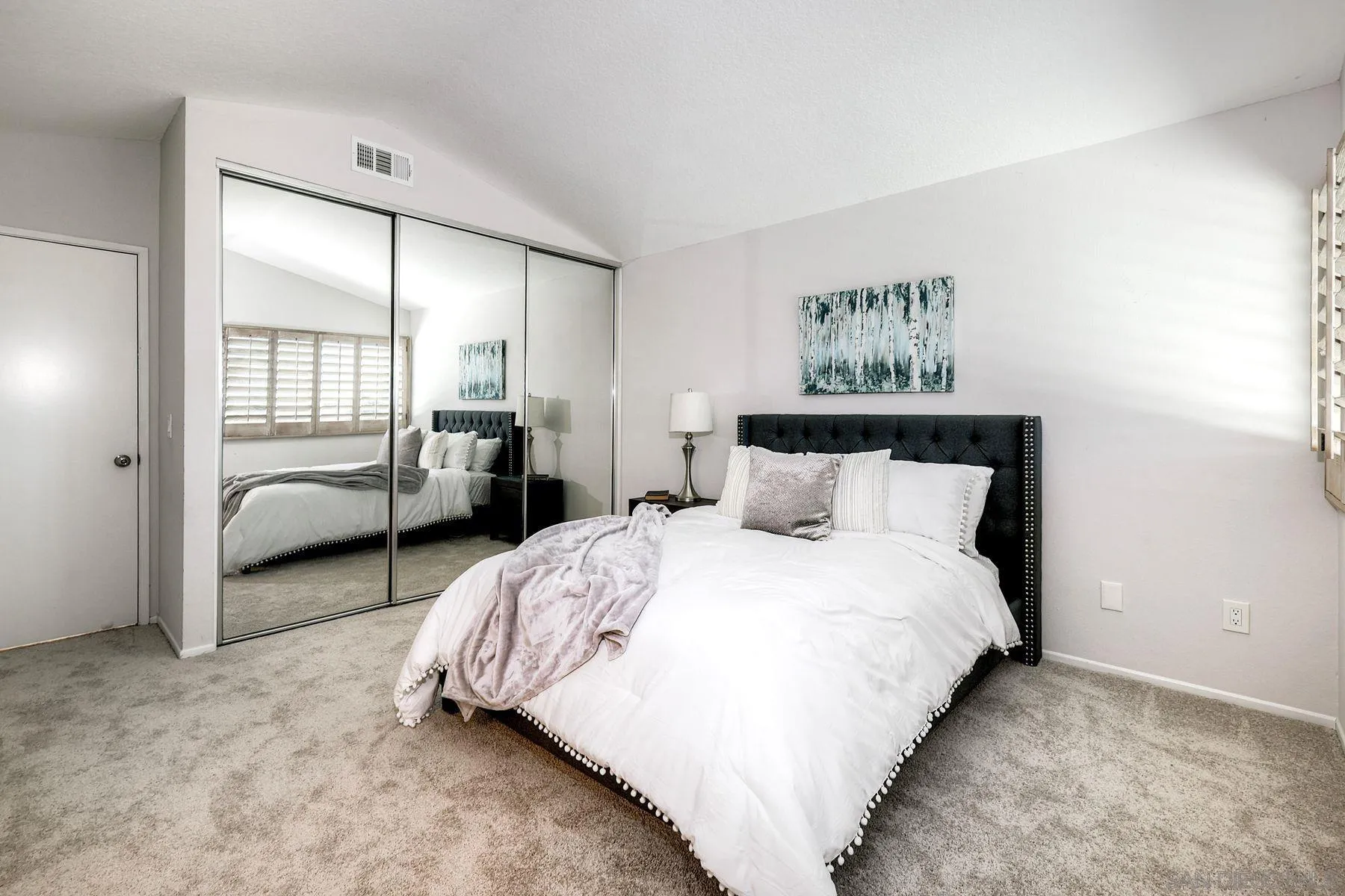 https://cdn.realtyfeed.com/cdn/127/260002873/60af8b6b8aa6390aca629b1039c700fc.webp
