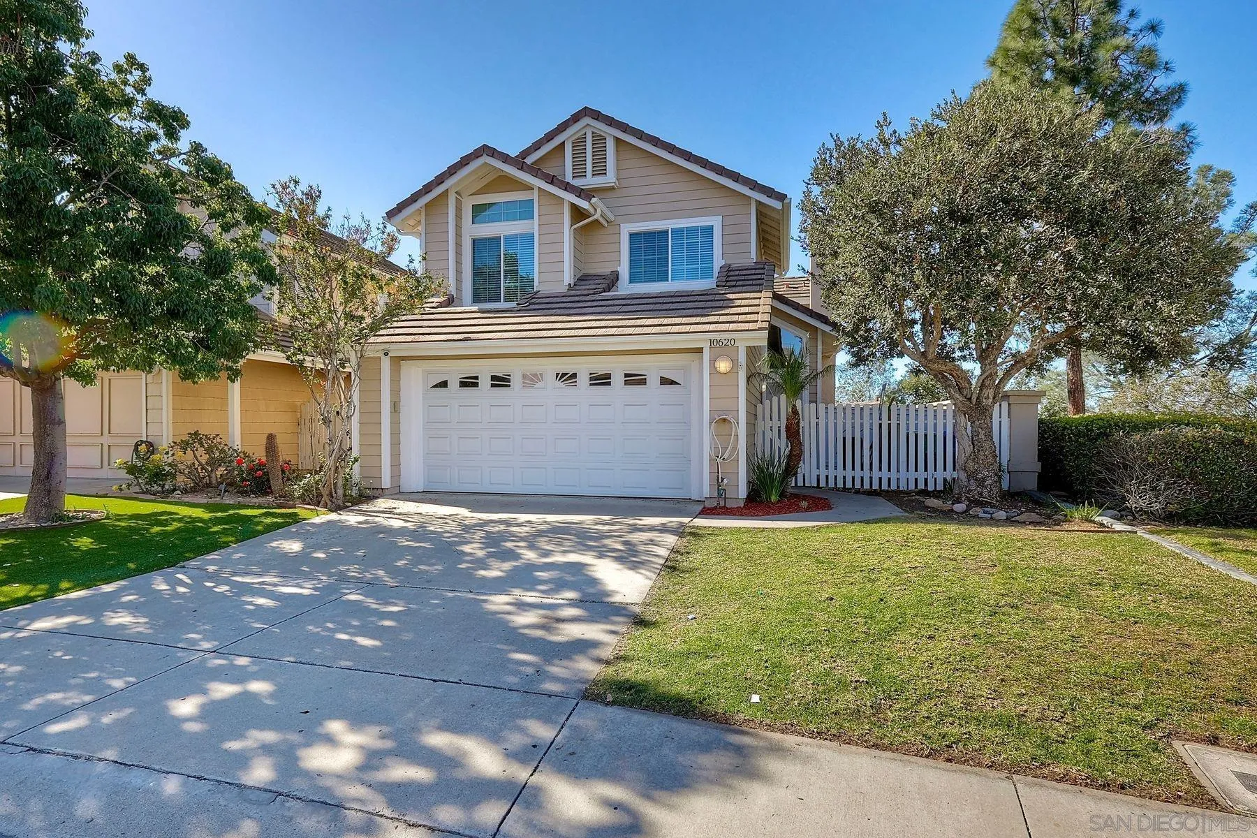 https://cdn.realtyfeed.com/cdn/127/260002873/a4d683ad19b7c33e2278f0b814c6be50.webp