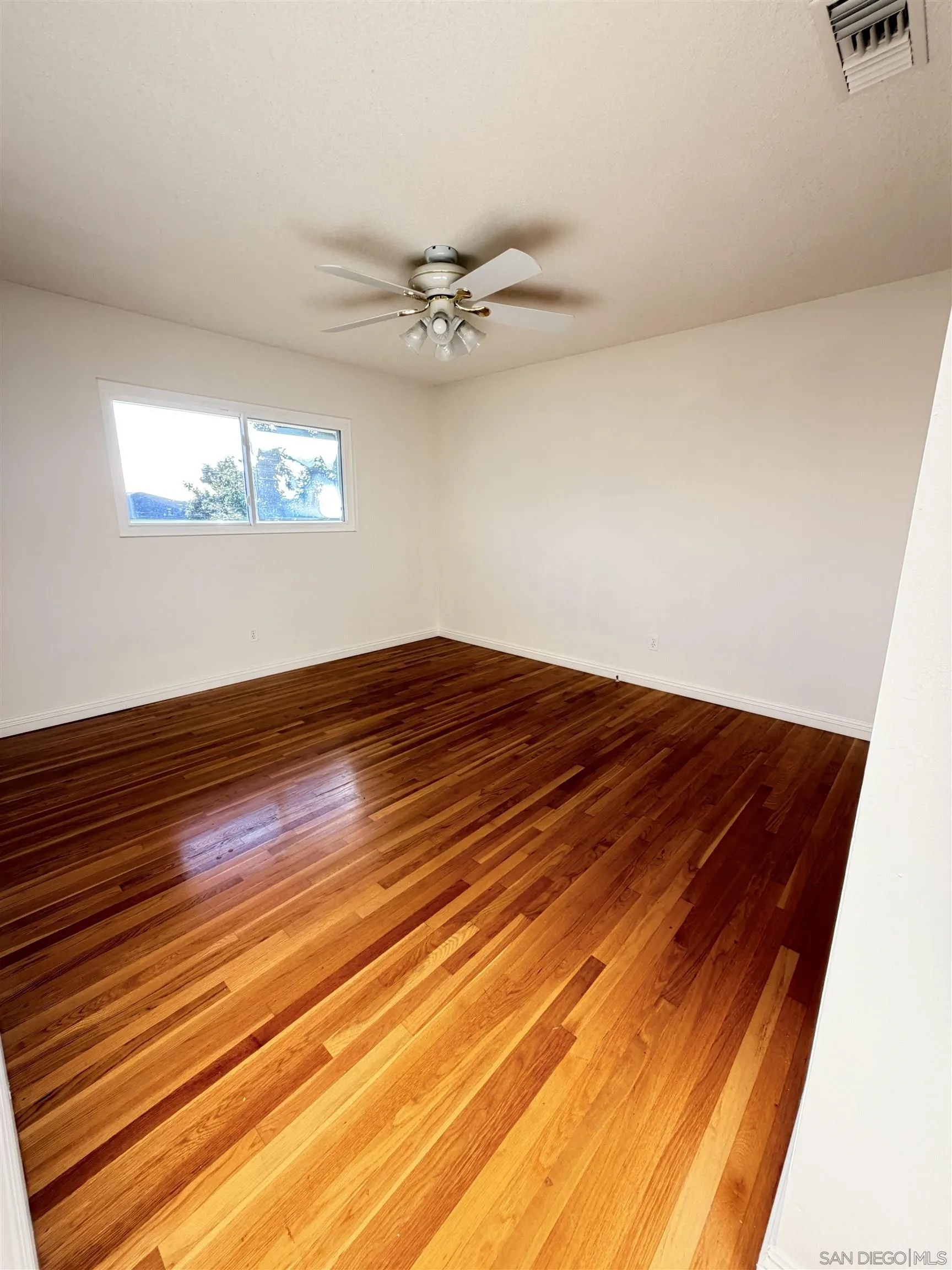 https://cdn.realtyfeed.com/cdn/127/260002876/058d175deb32253d913ae80648a06b39.webp