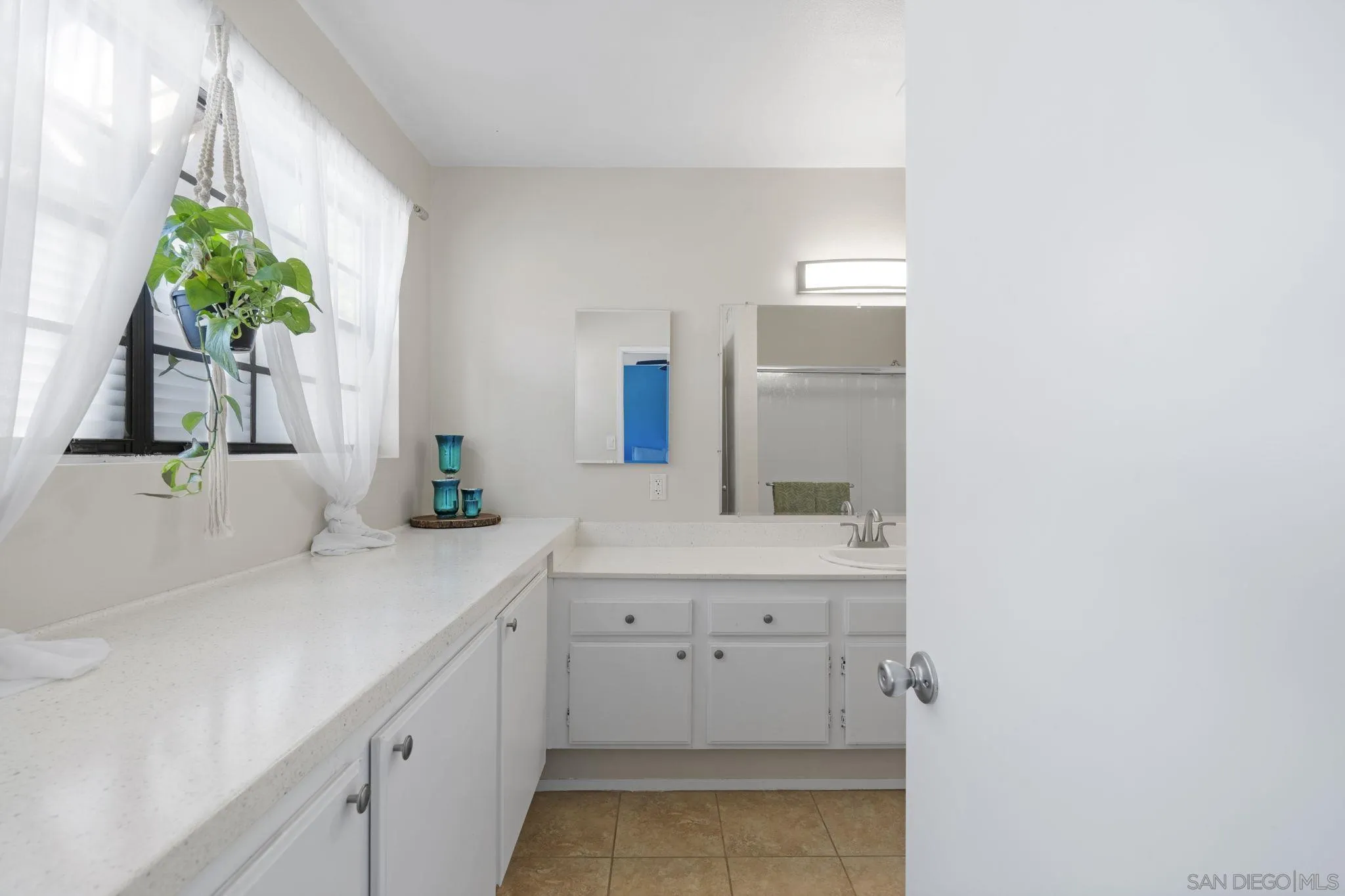 https://cdn.realtyfeed.com/cdn/127/260002877/417abe17477b90db97e70e1b5c5d3959.webp