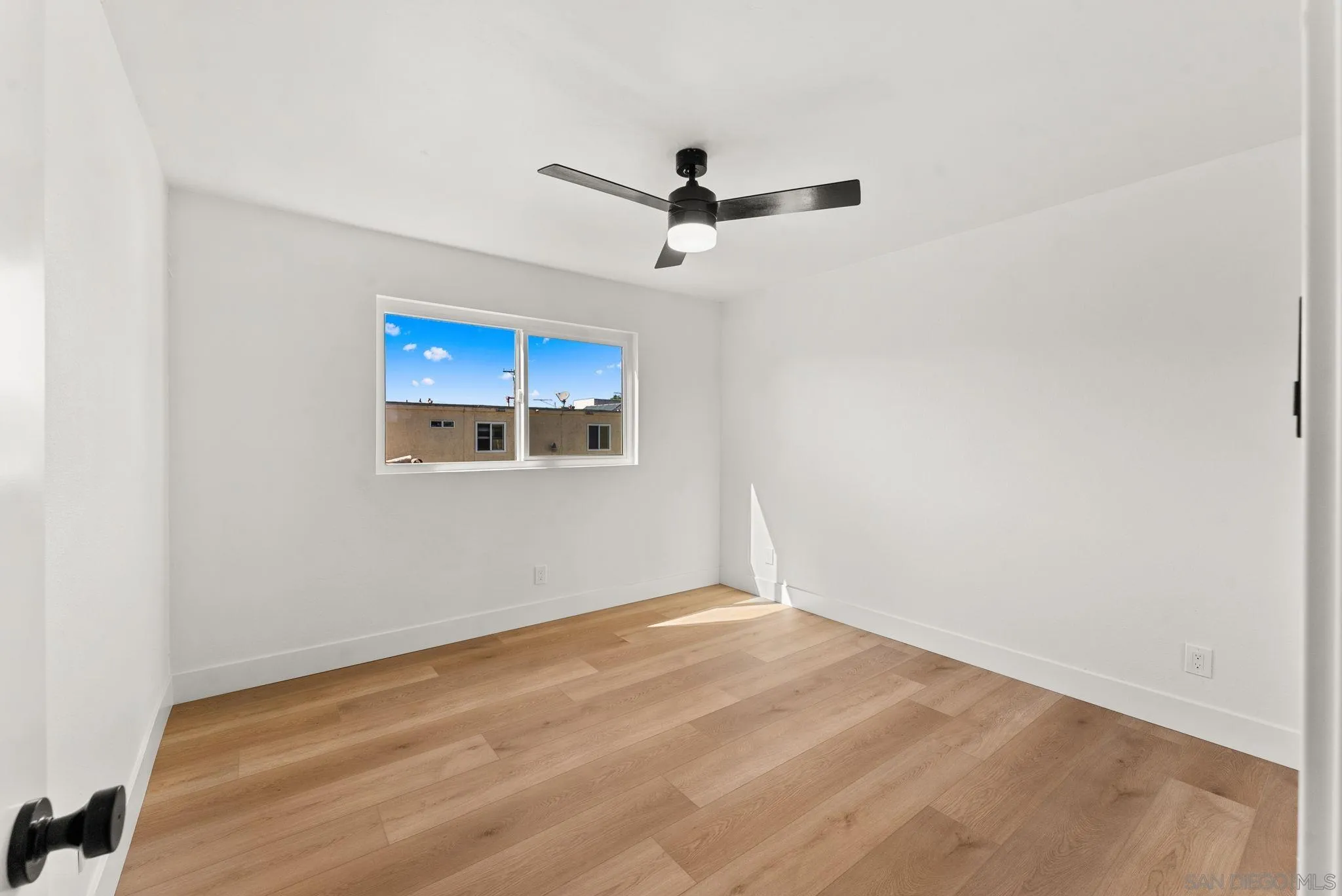 https://cdn.realtyfeed.com/cdn/127/260002887/26e93ed1bc3e7bc94fd56949913117d4.webp