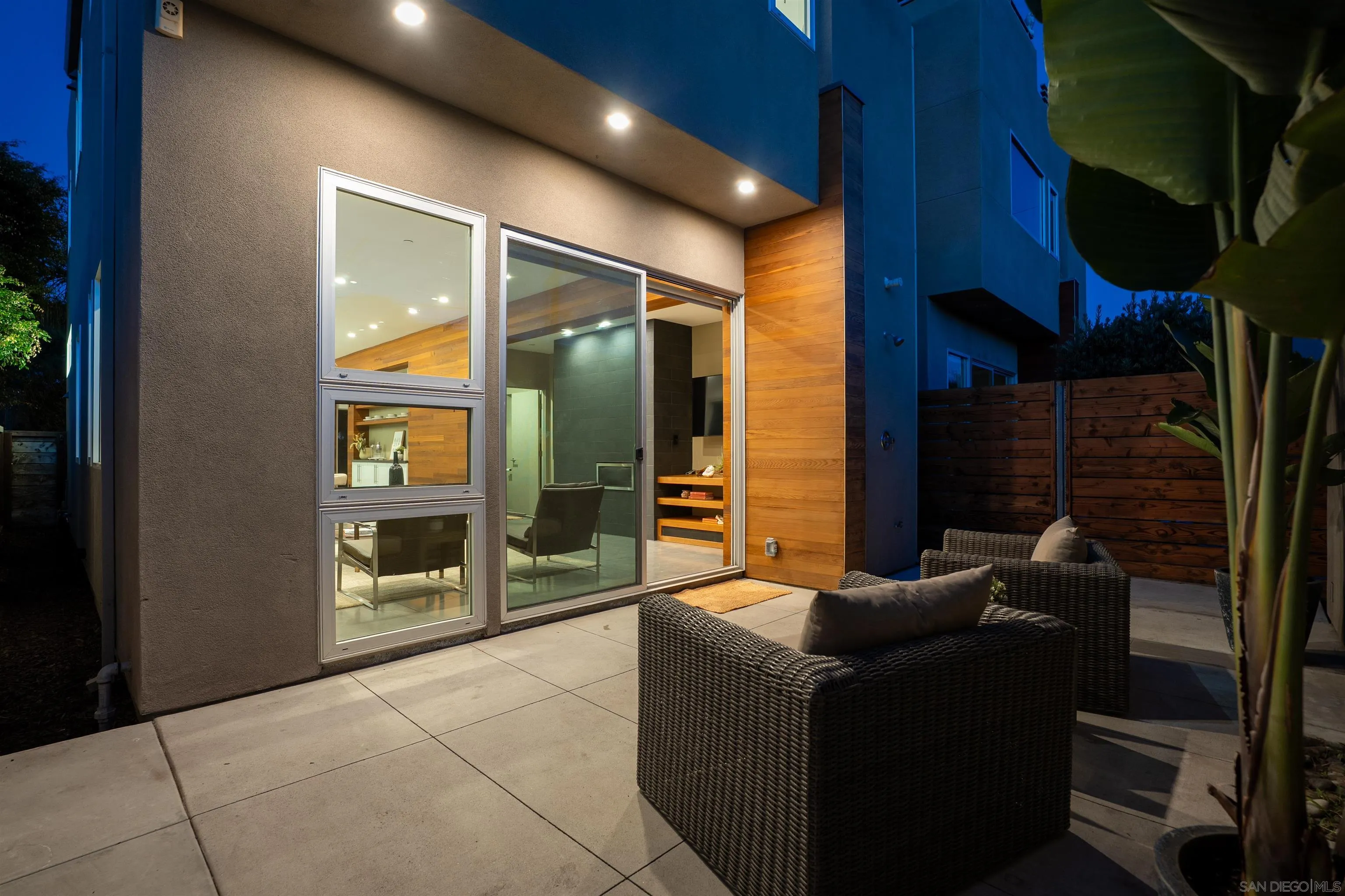 https://cdn.realtyfeed.com/cdn/127/260002892/40886fd20c948375c9ccb1c7d2fe5e10.webp