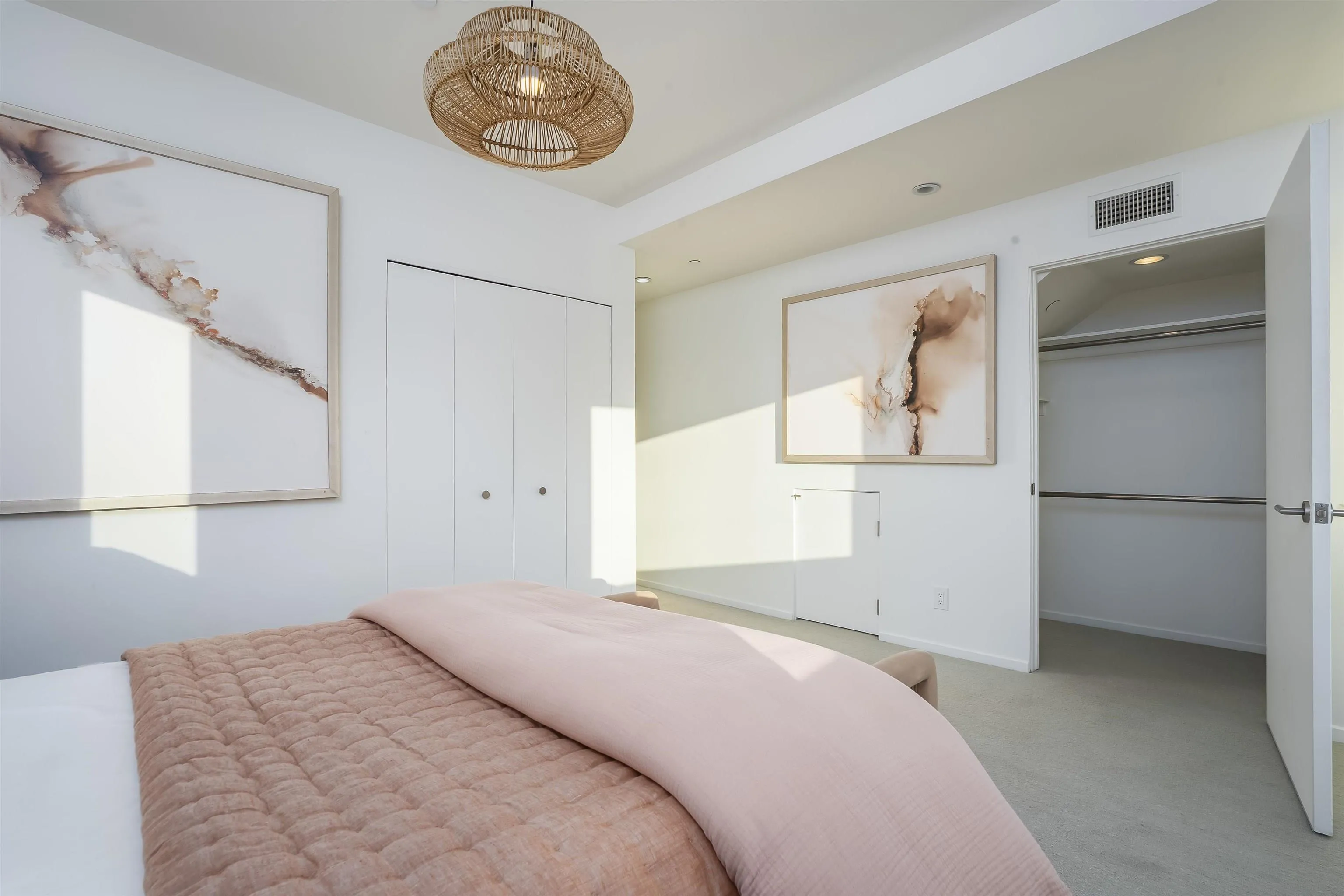 https://cdn.realtyfeed.com/cdn/127/260002892/9e9d26988ec8156f9189ce31fad831de.webp